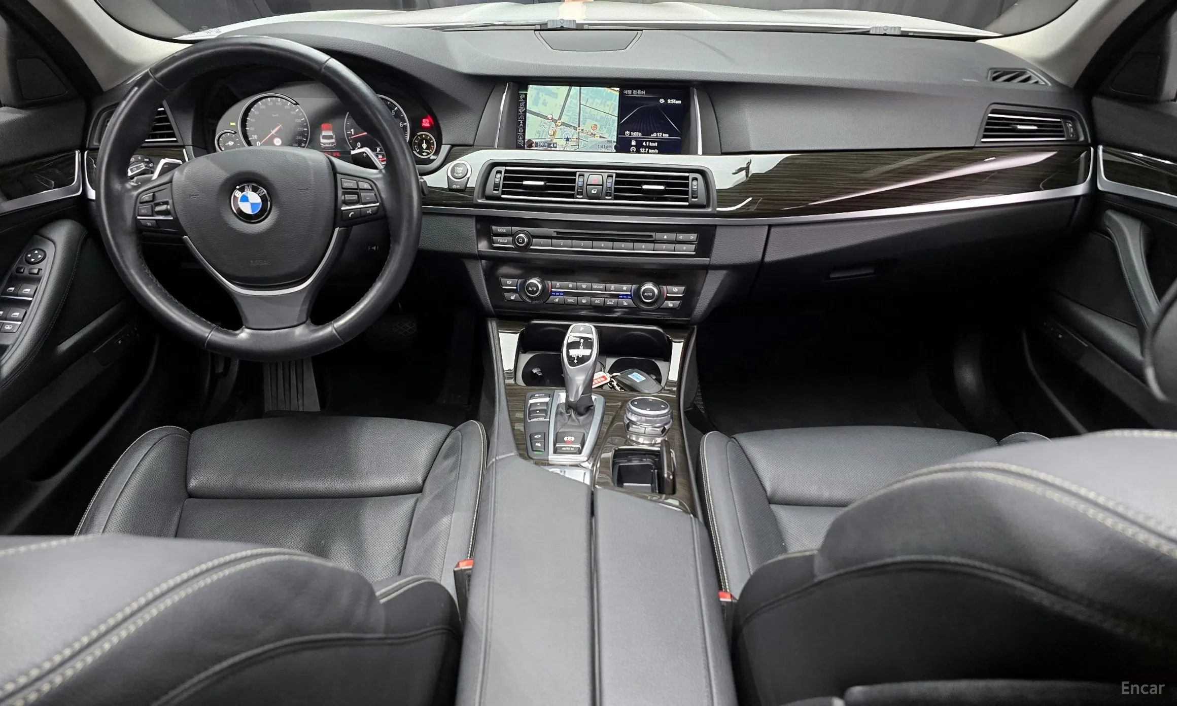 BMW 5 Series (F10) превью 4