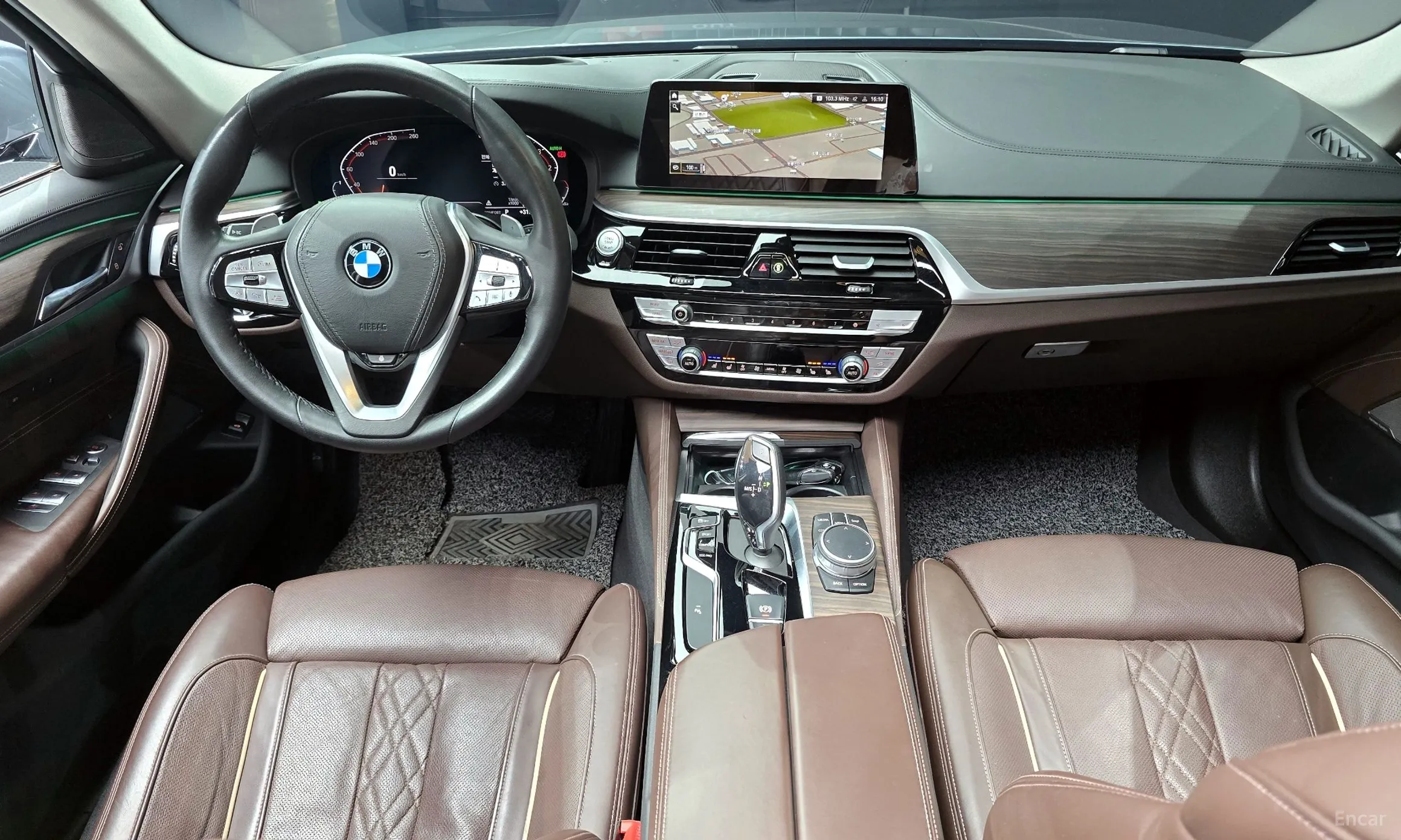 BMW 5 Series (G30) превью 4