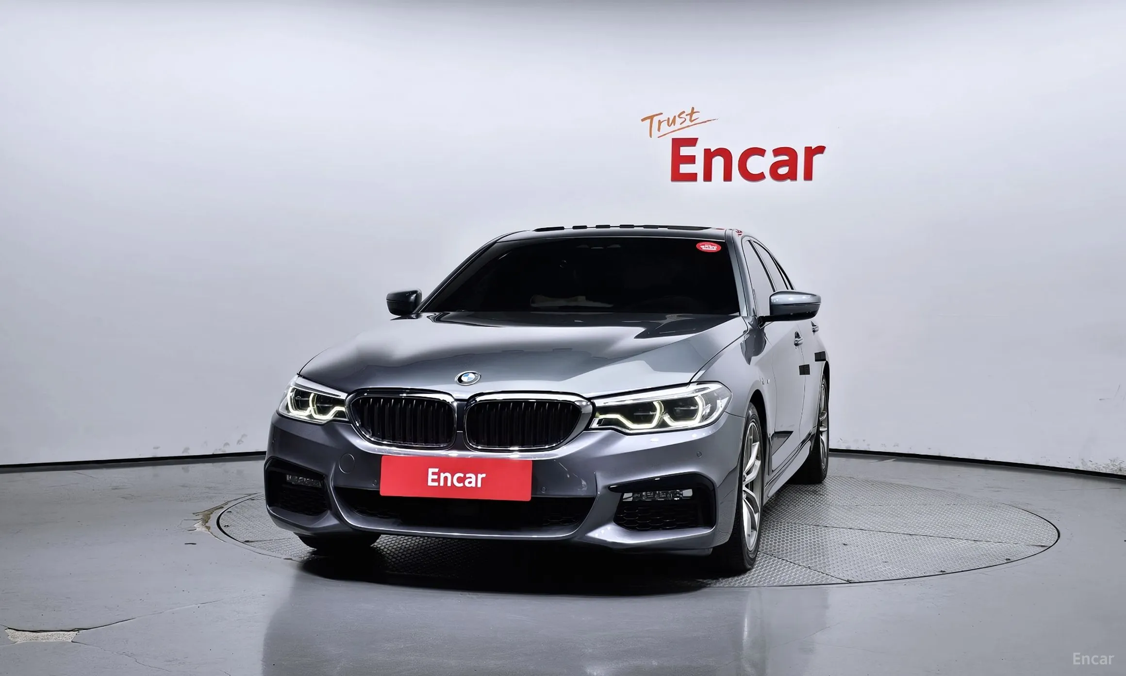 BMW 5 Series (G30) превью 2