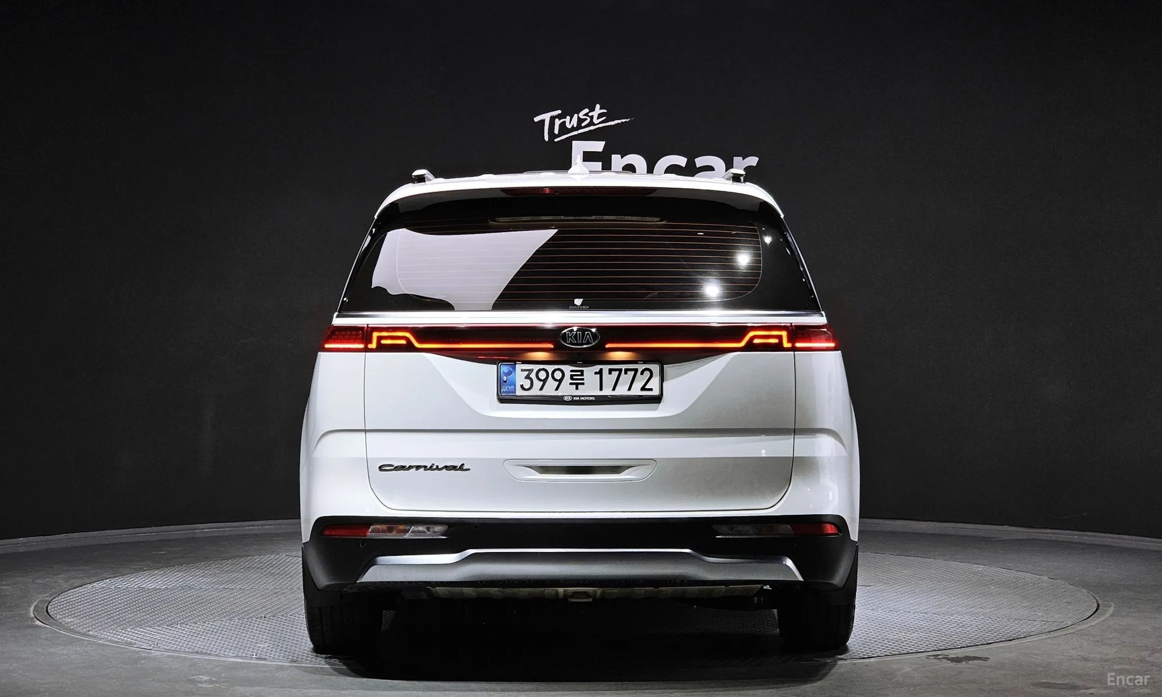 Kia Carnival Gen 4 превью 3