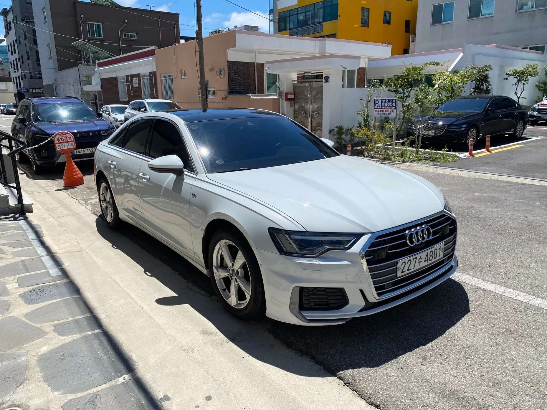 Audi A6 (C8)