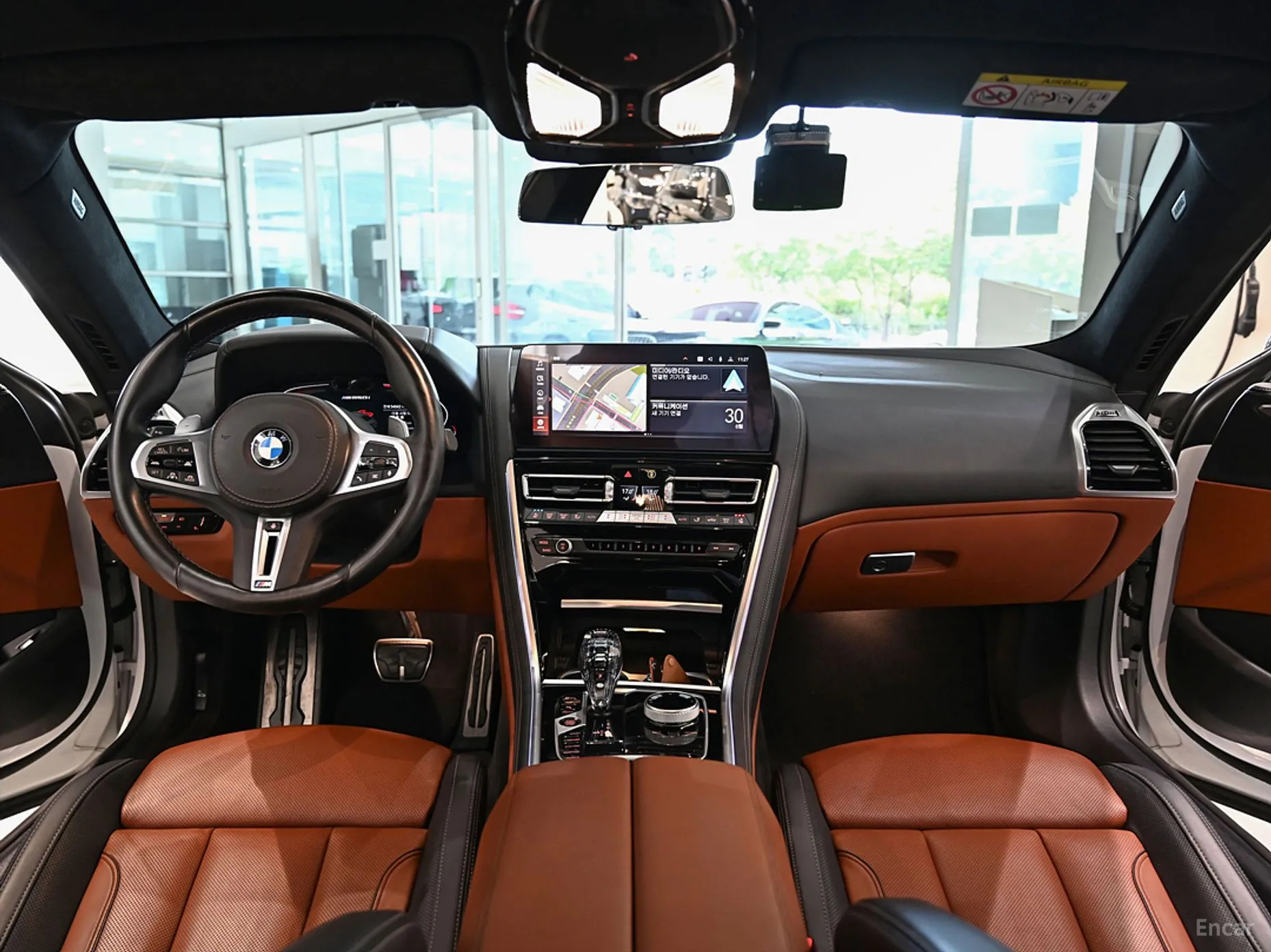 BMW 8-series (G15) превью 4