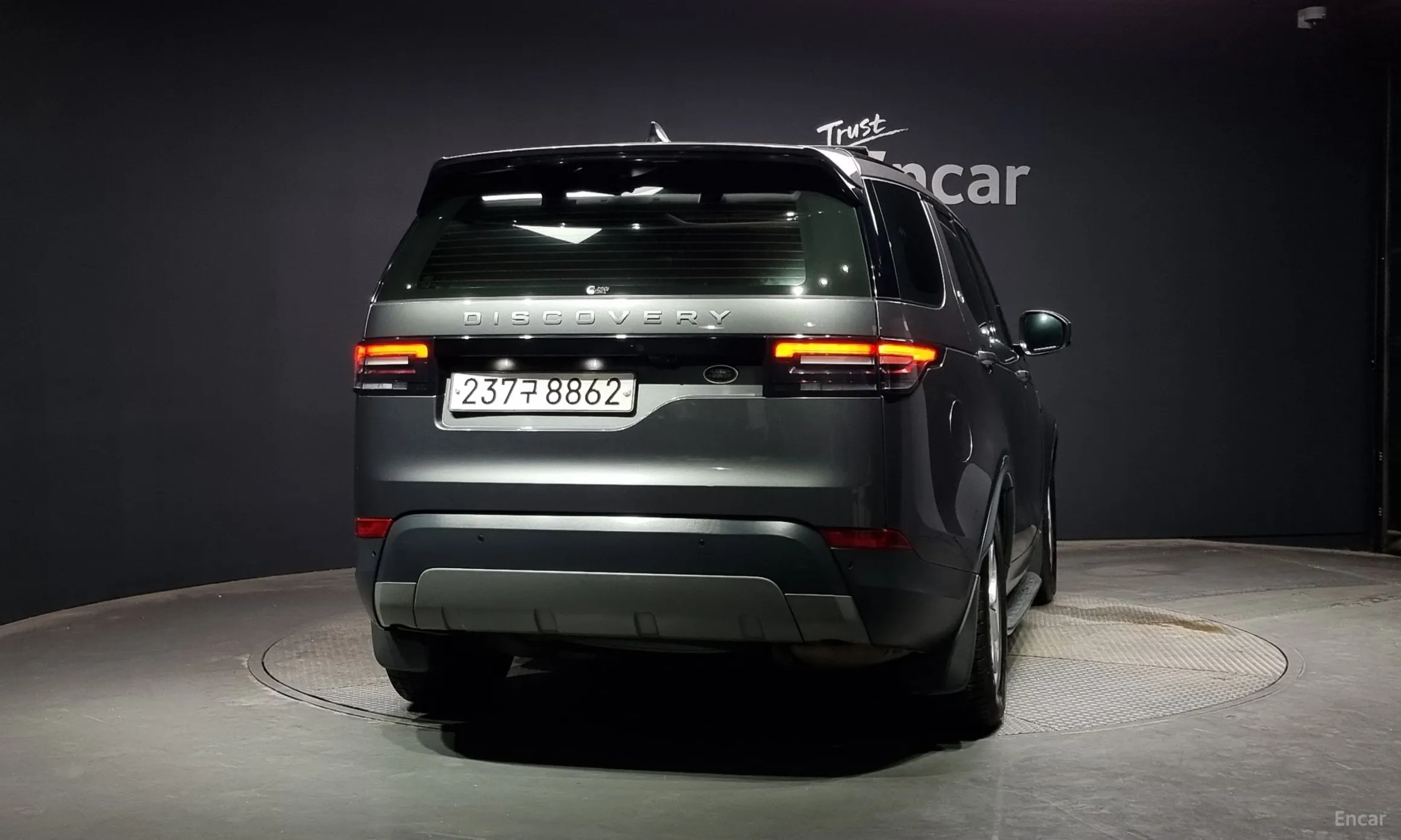 Land Rover Discovery 5 превью 3