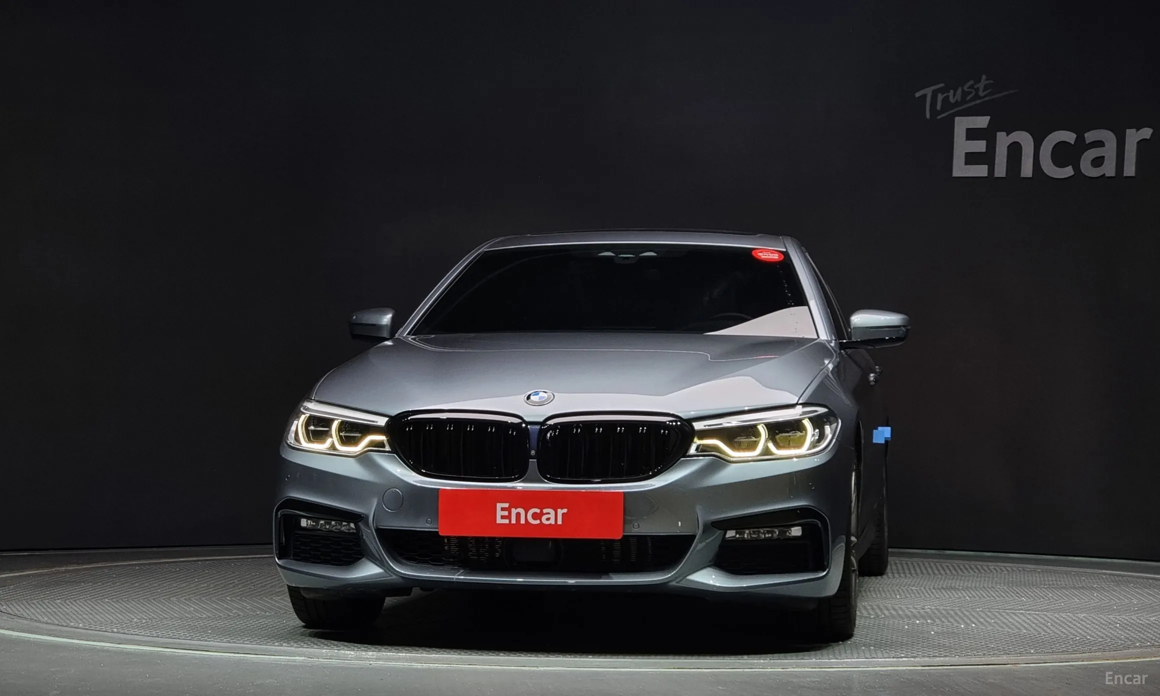 BMW 5 Series (G30) превью 2