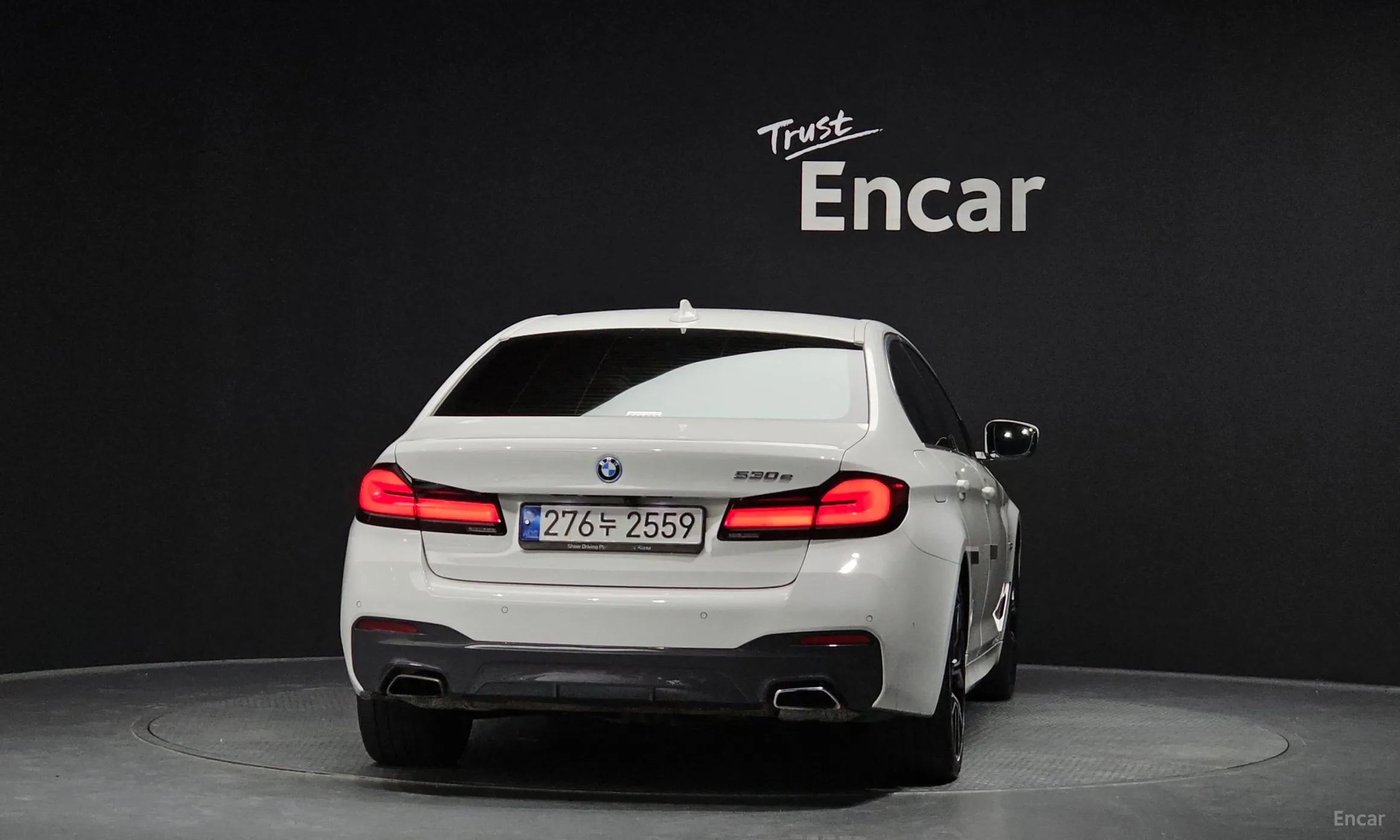 BMW 5 Series (G30) превью 3