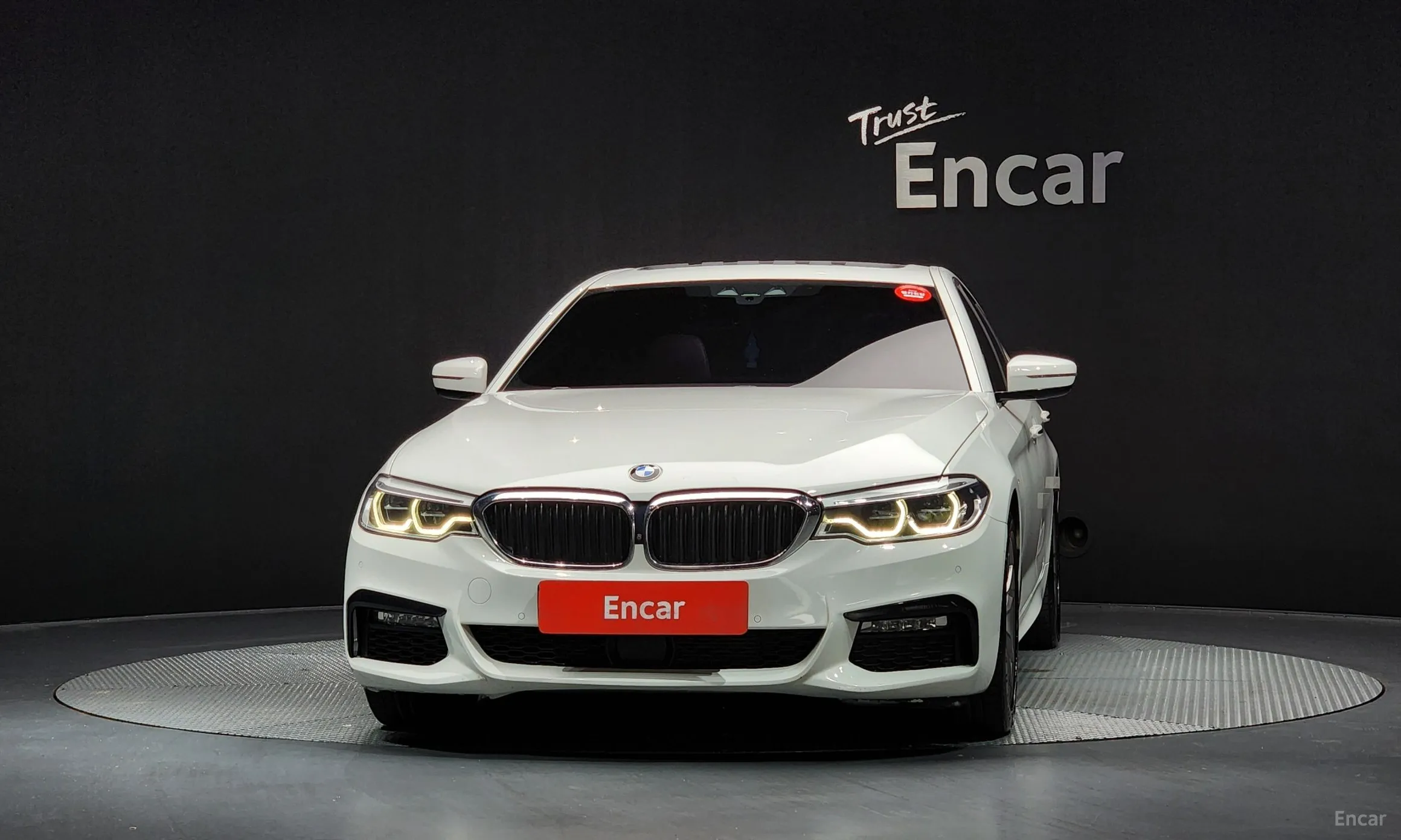 BMW 5 Series (G30) превью 2