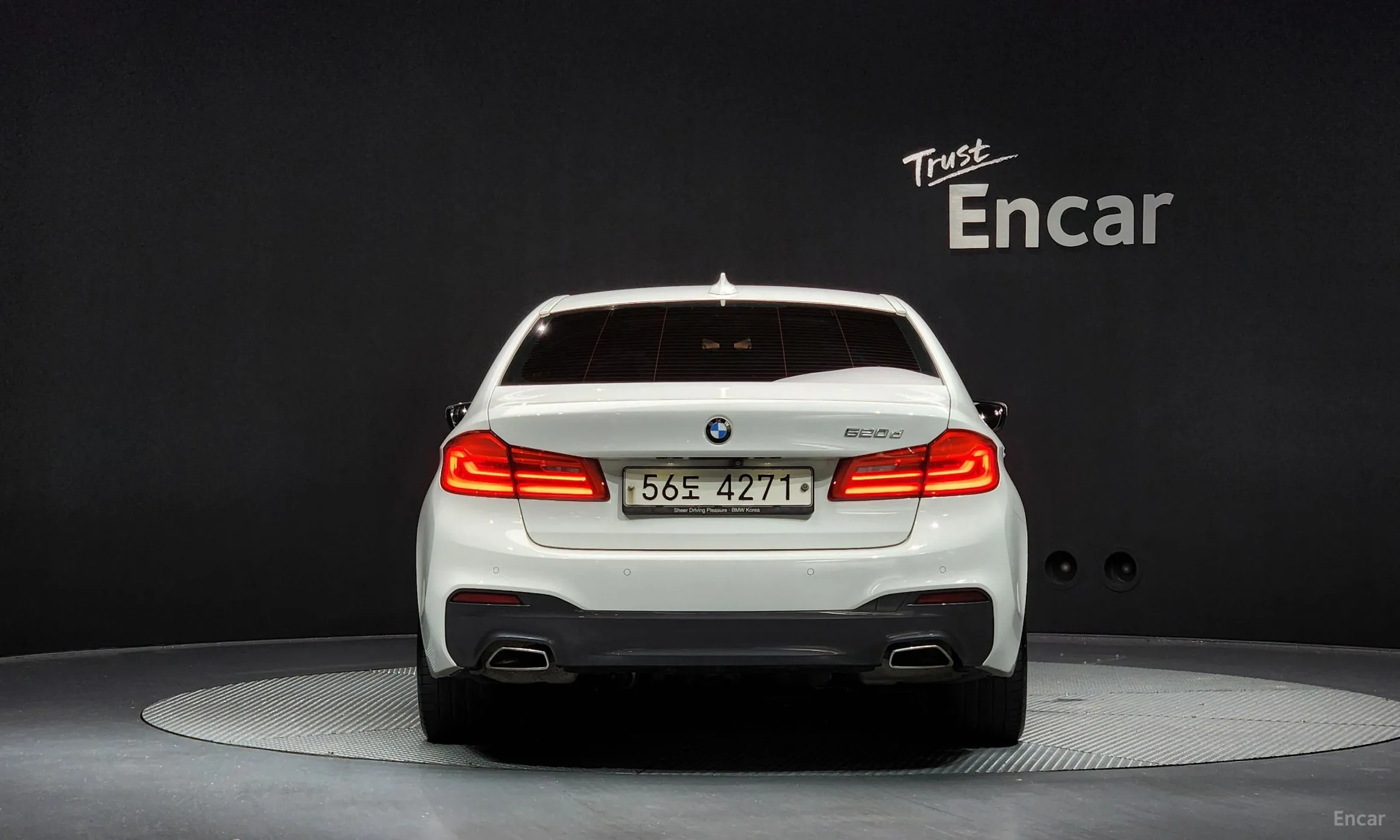BMW 5 Series (G30) превью 3