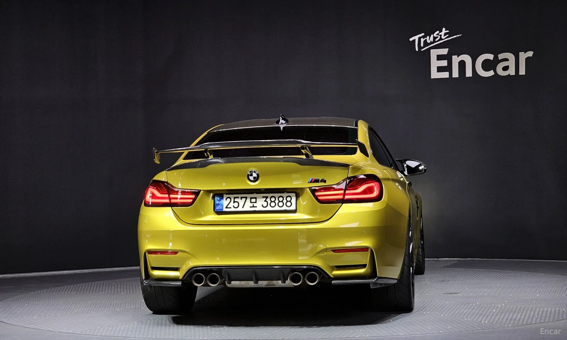 BMW M4 (F82) превью 3