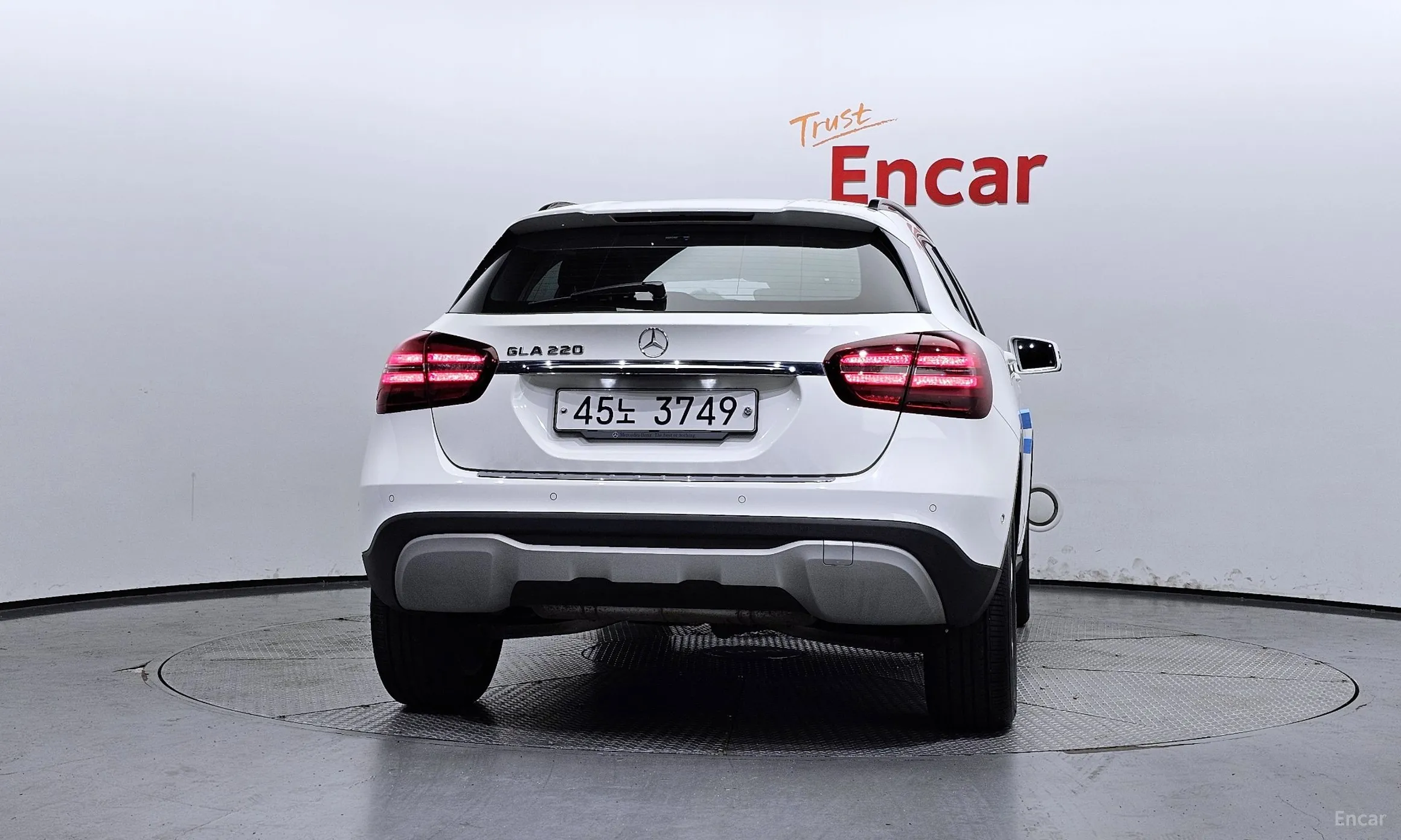 Mercedes Benz GLA-Class X156 превью 3