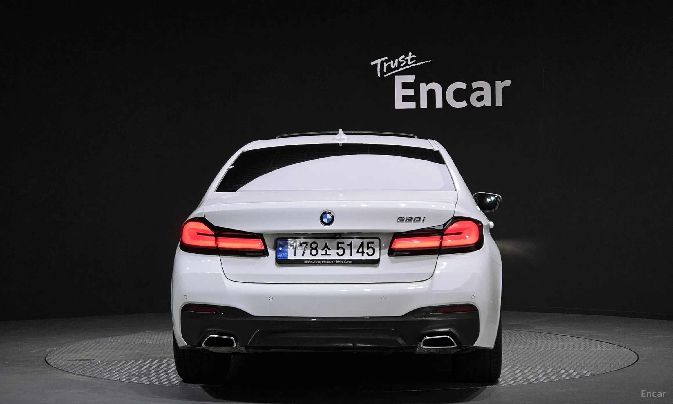 BMW 5 Series (G30) превью 3