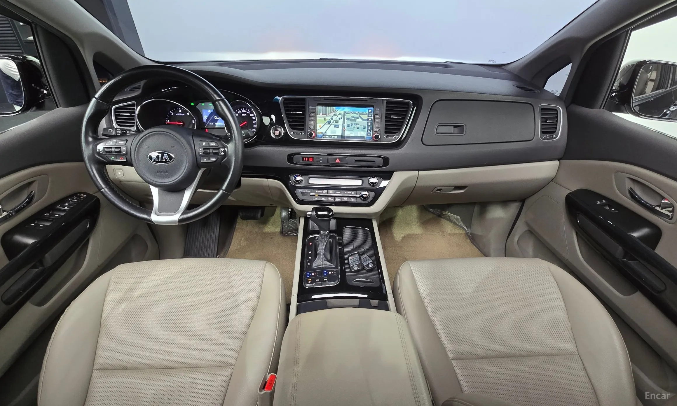 Kia Carnival превью 4