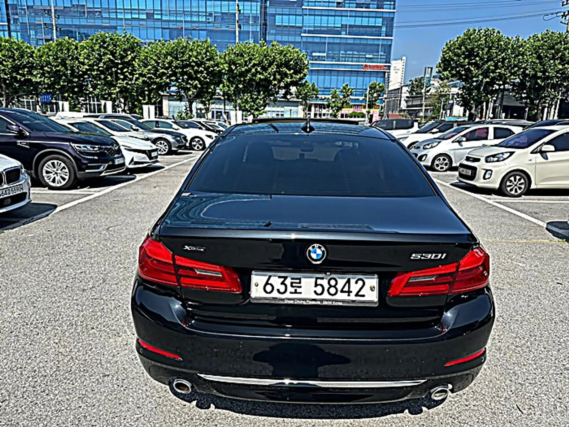 BMW 5 Series (G30) превью 3