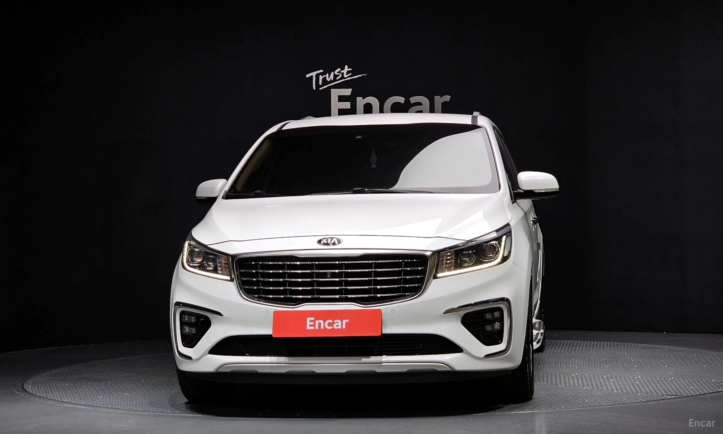 Kia Carnival превью 2