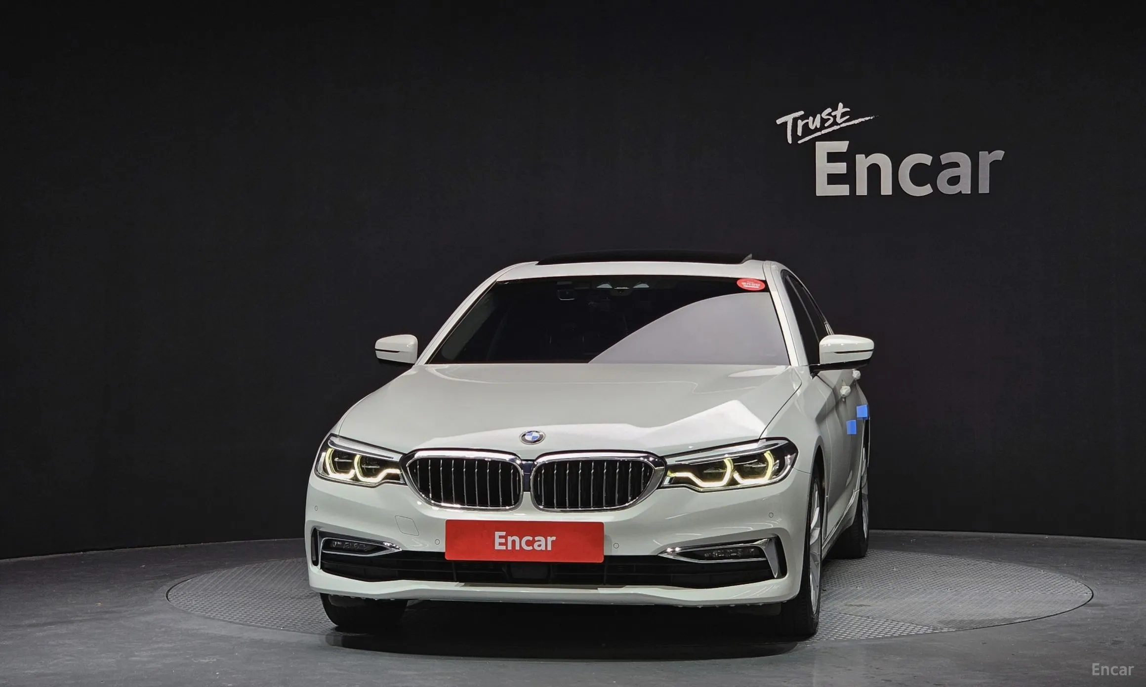 BMW 5 Series (G30) превью 2