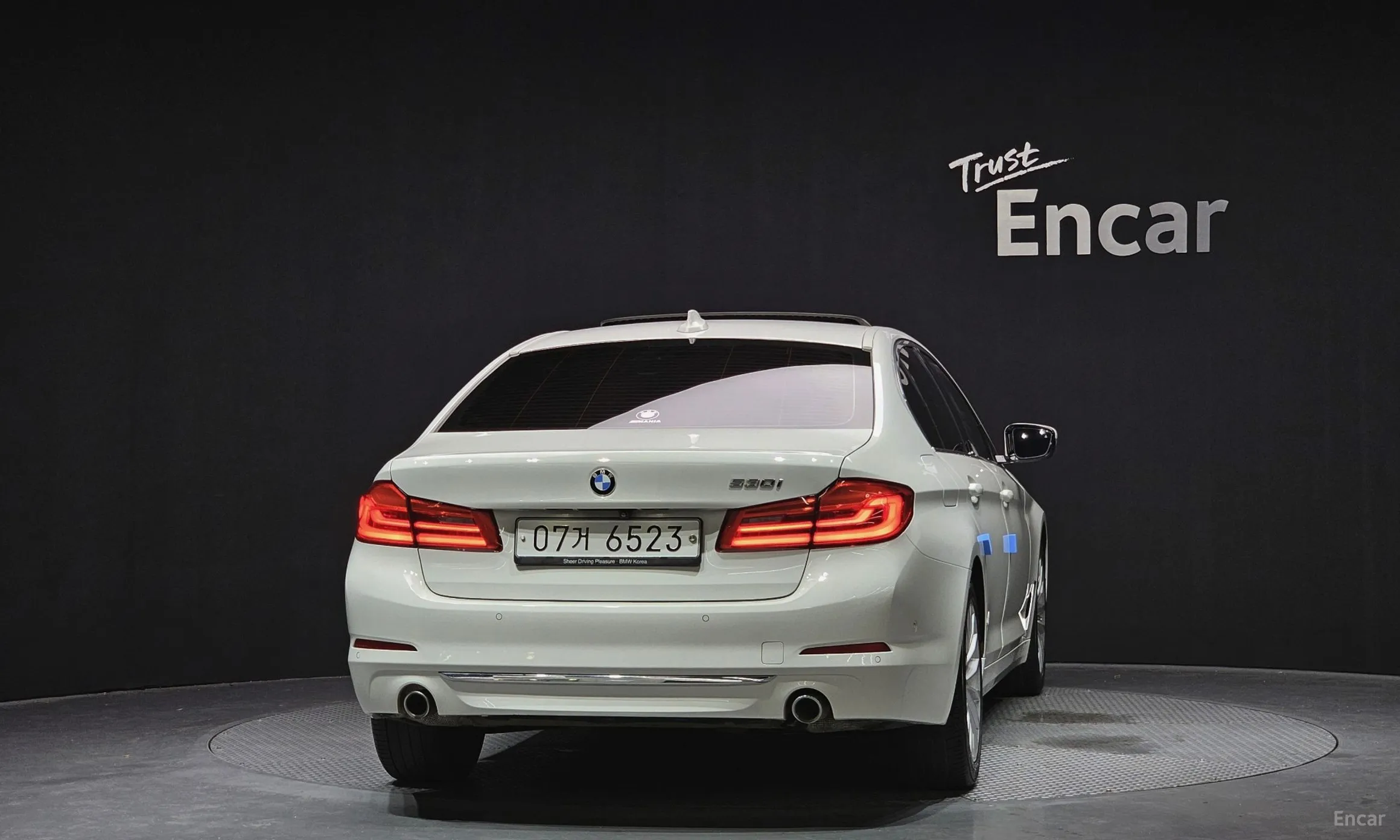 BMW 5 Series (G30) превью 3