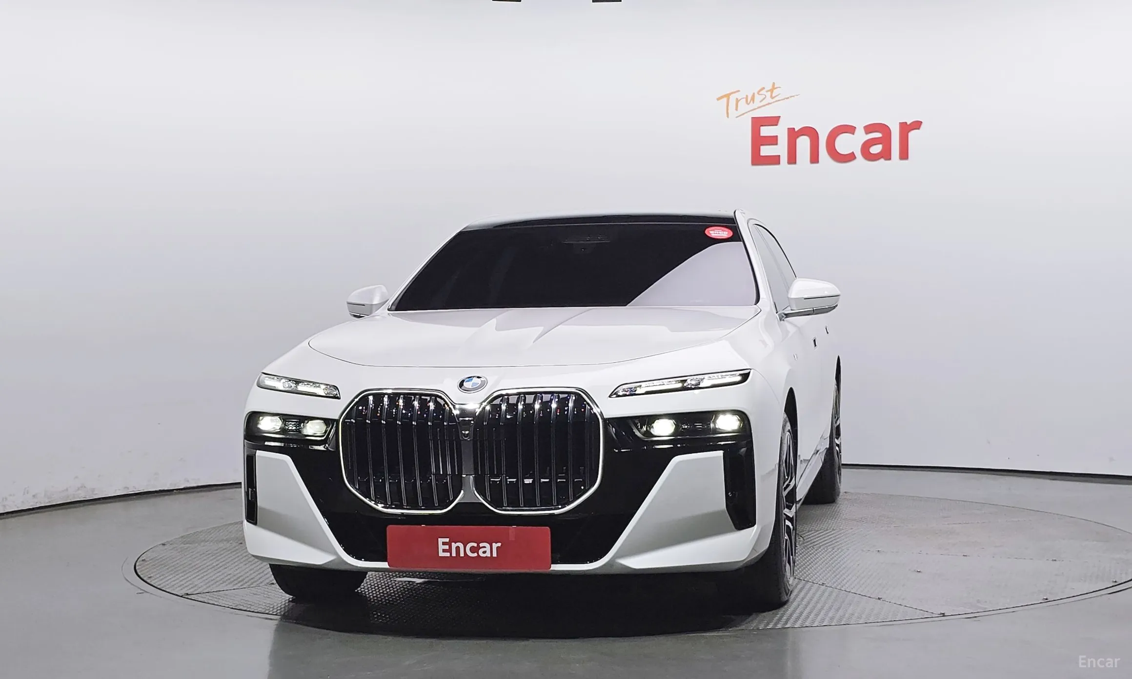 BMW 7 Series (G70) превью 2