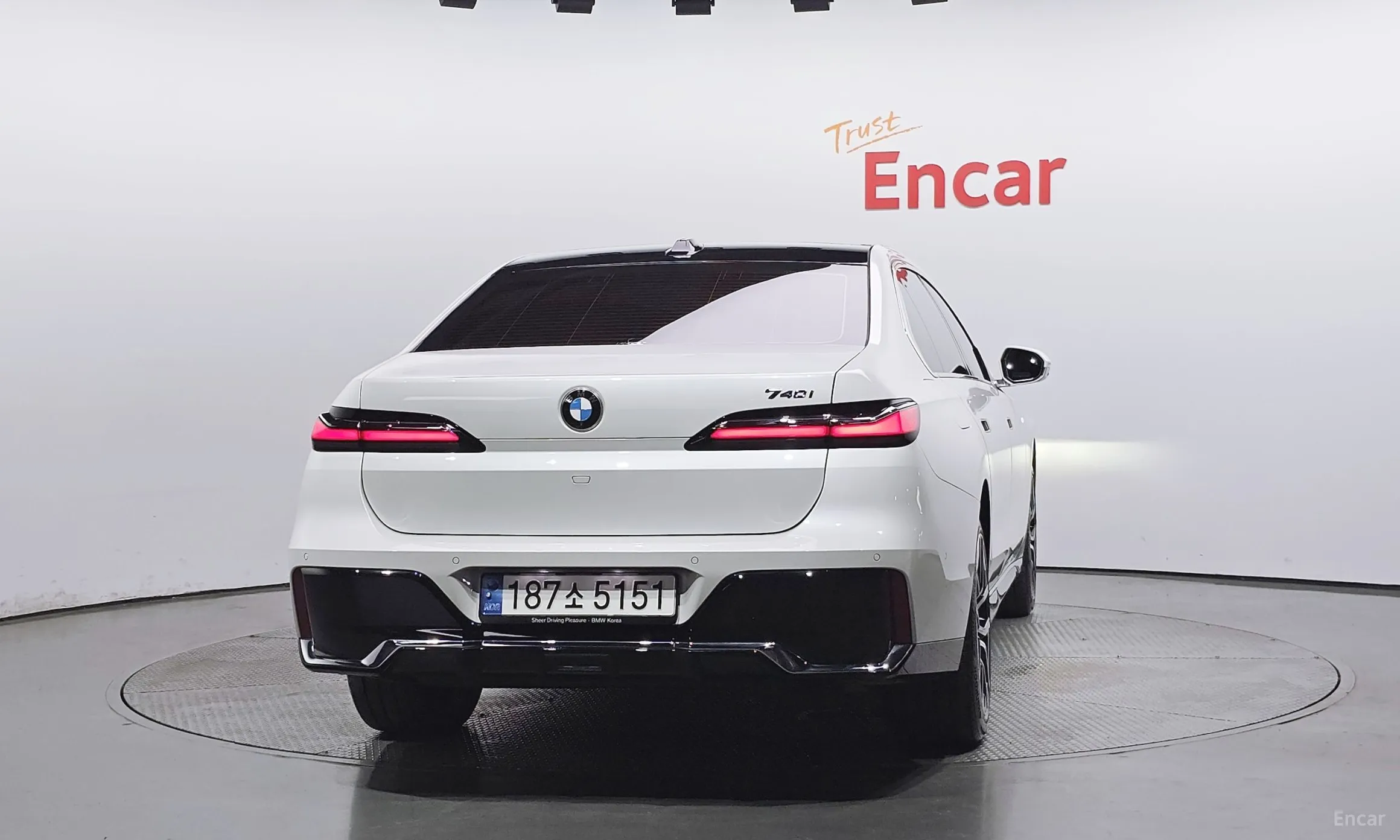 BMW 7 Series (G70) превью 3