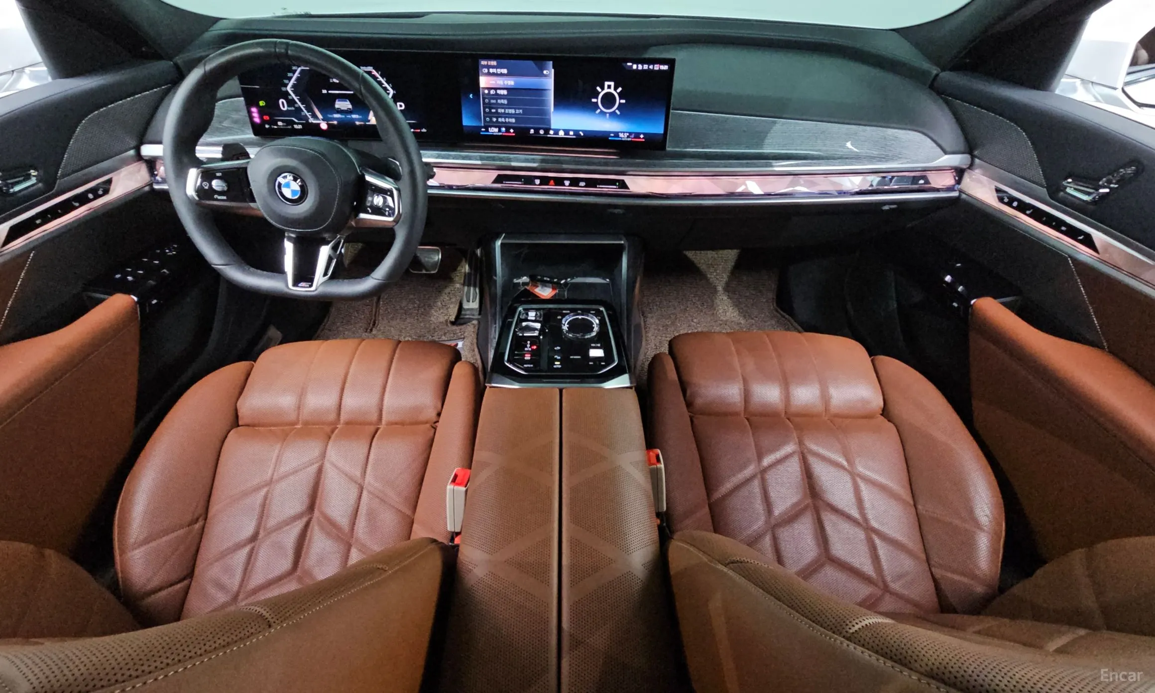 BMW 7 Series (G70) превью 4