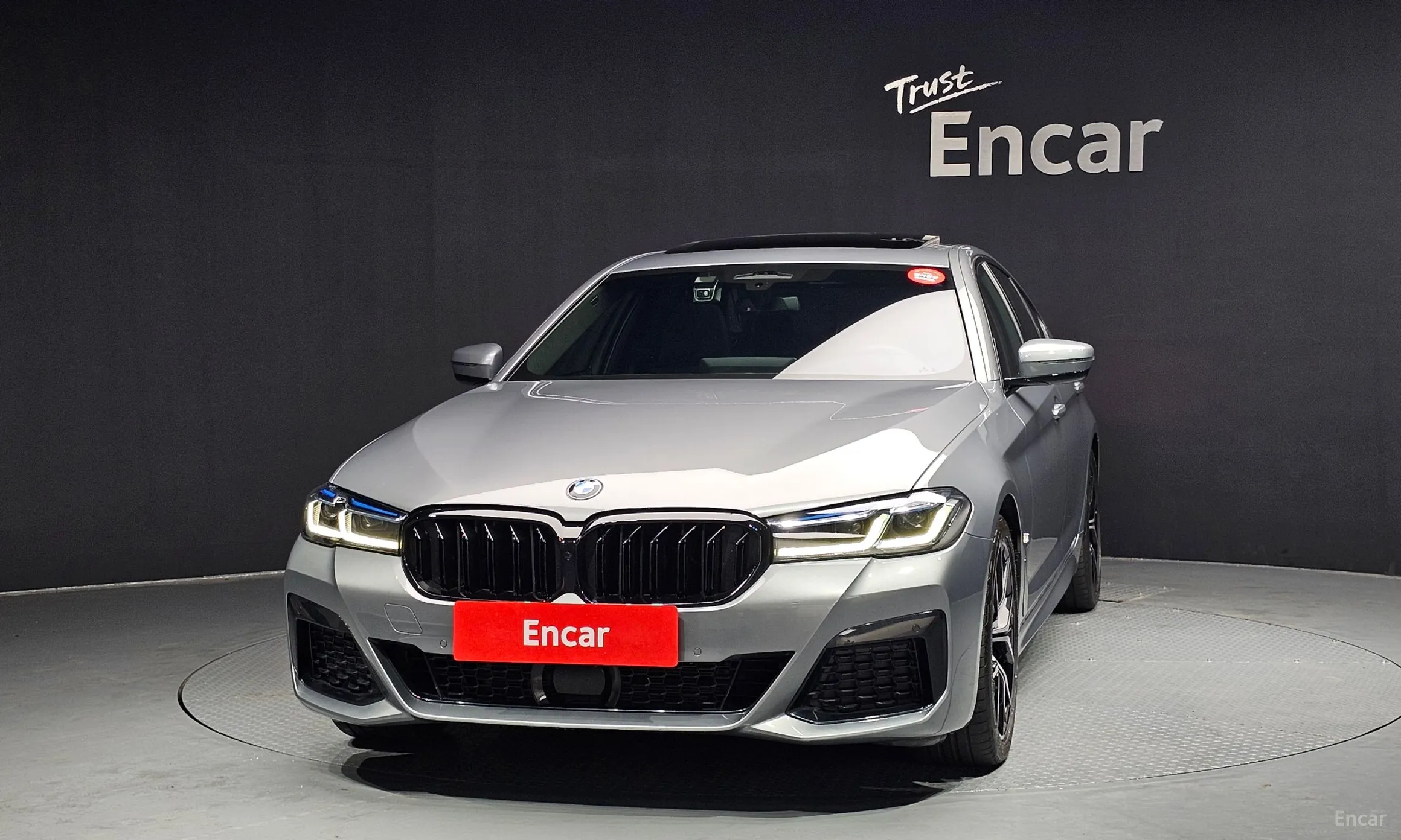 BMW 5 Series (G30) превью 2