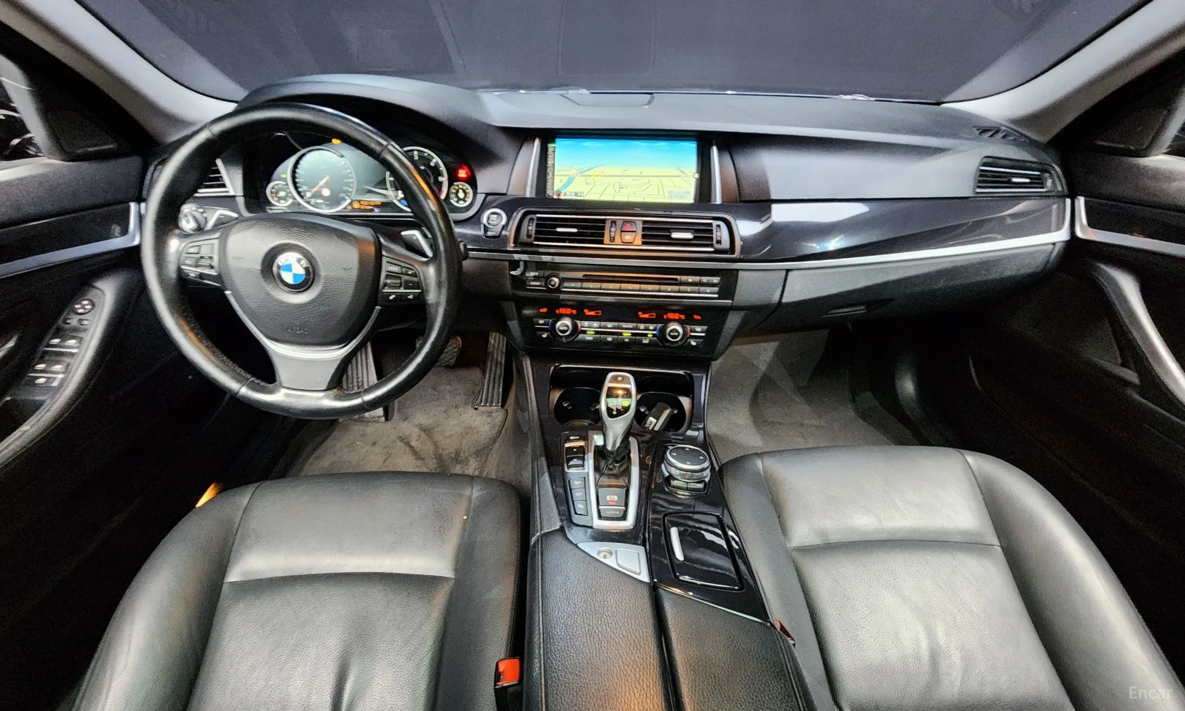 BMW 5 Series (F10) превью 4