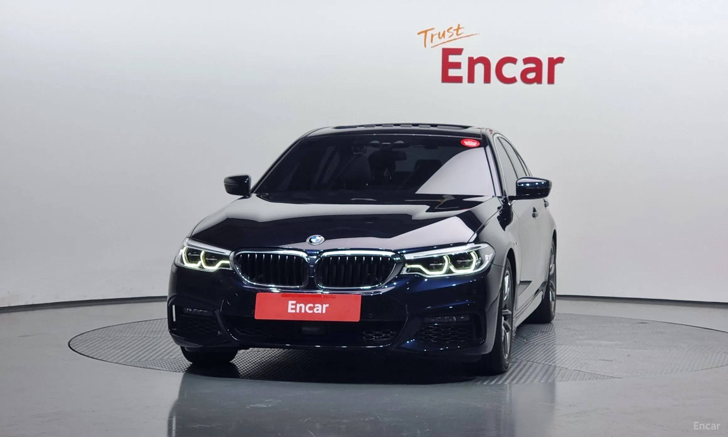 BMW 5 Series (G30) превью 2