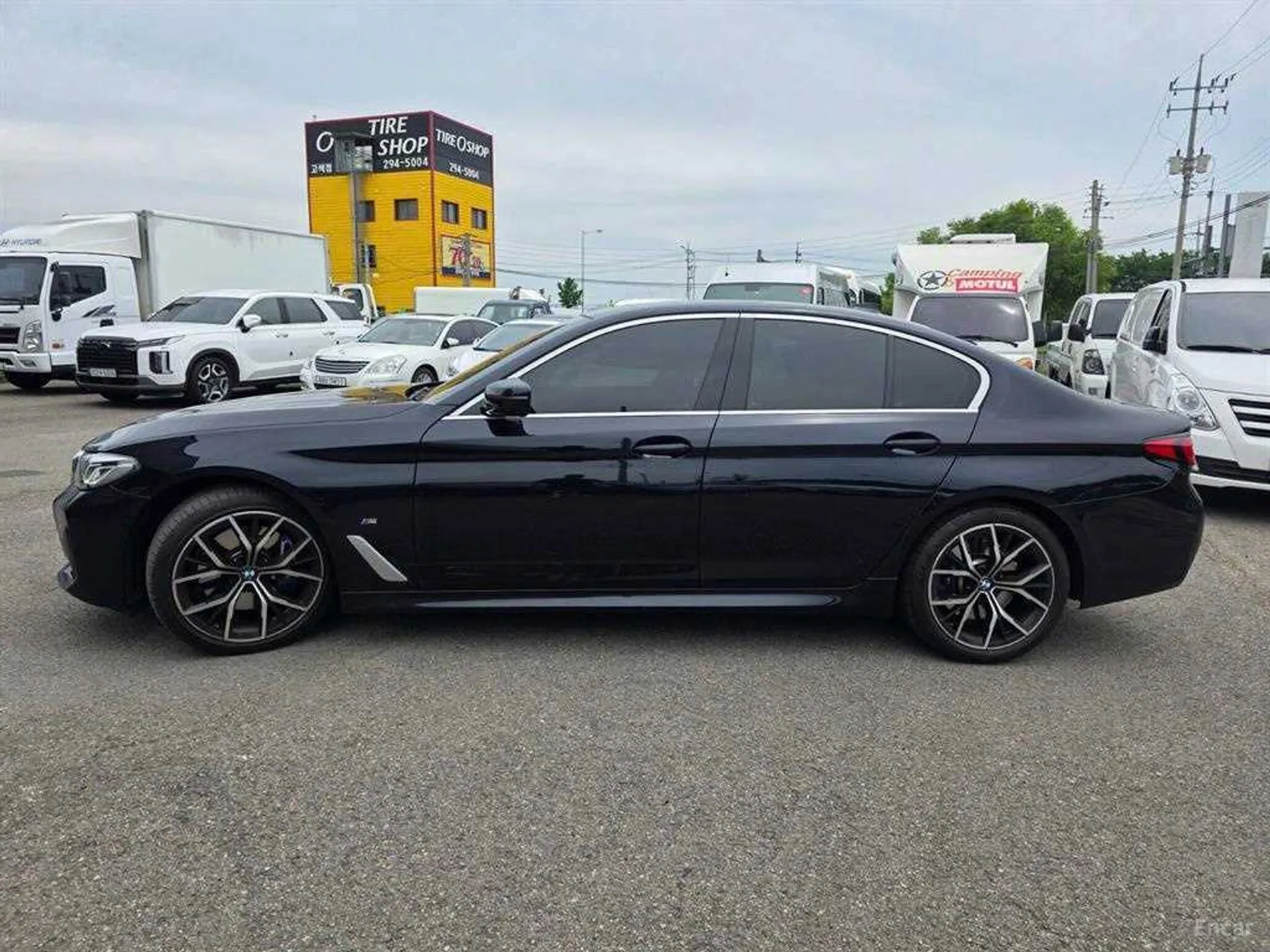 BMW 5 Series (G30) превью 2