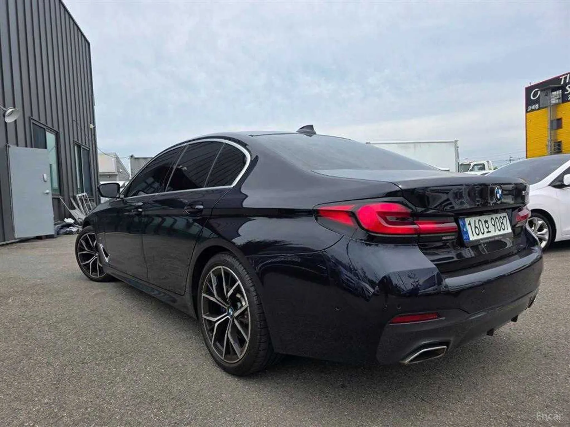 BMW 5 Series (G30) превью 3
