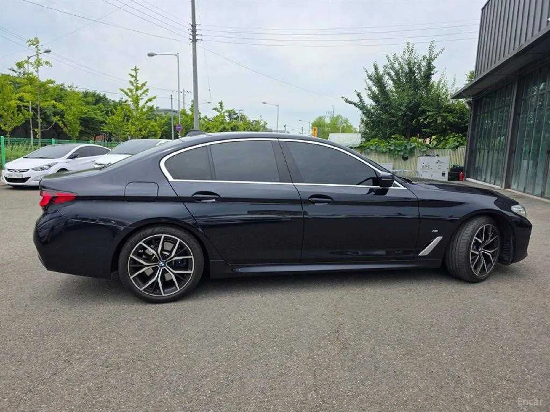 BMW 5 Series (G30) превью 4
