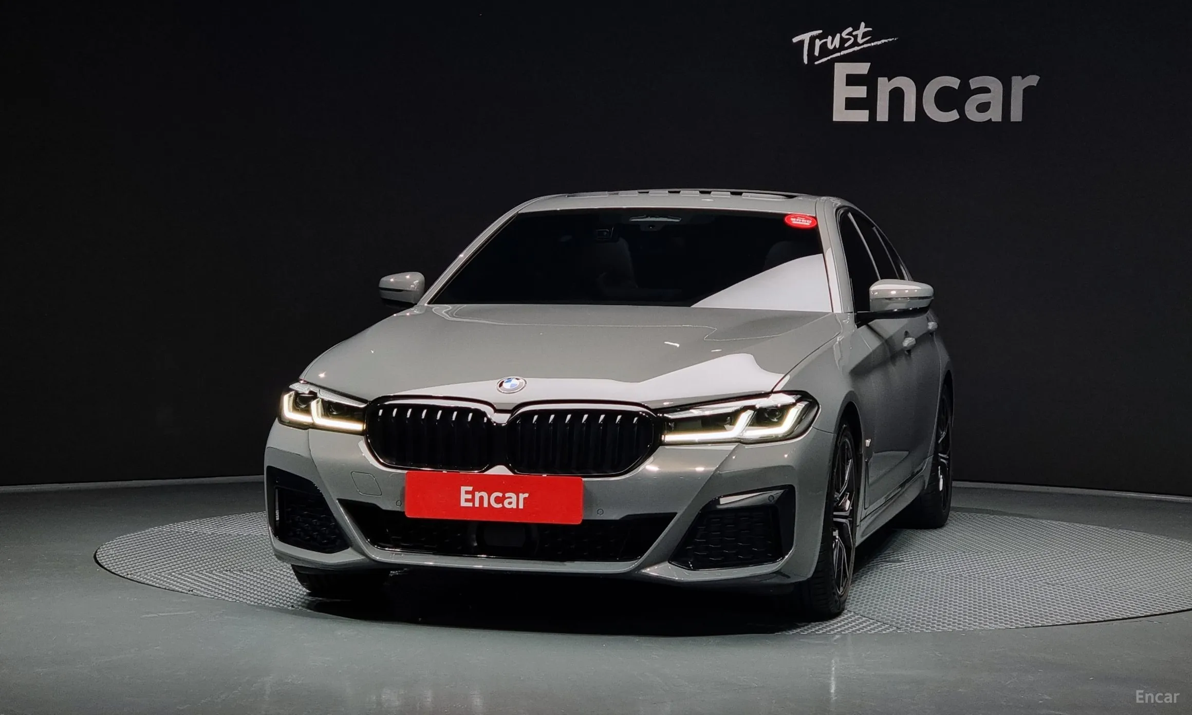 BMW 5 Series (G30) превью 2