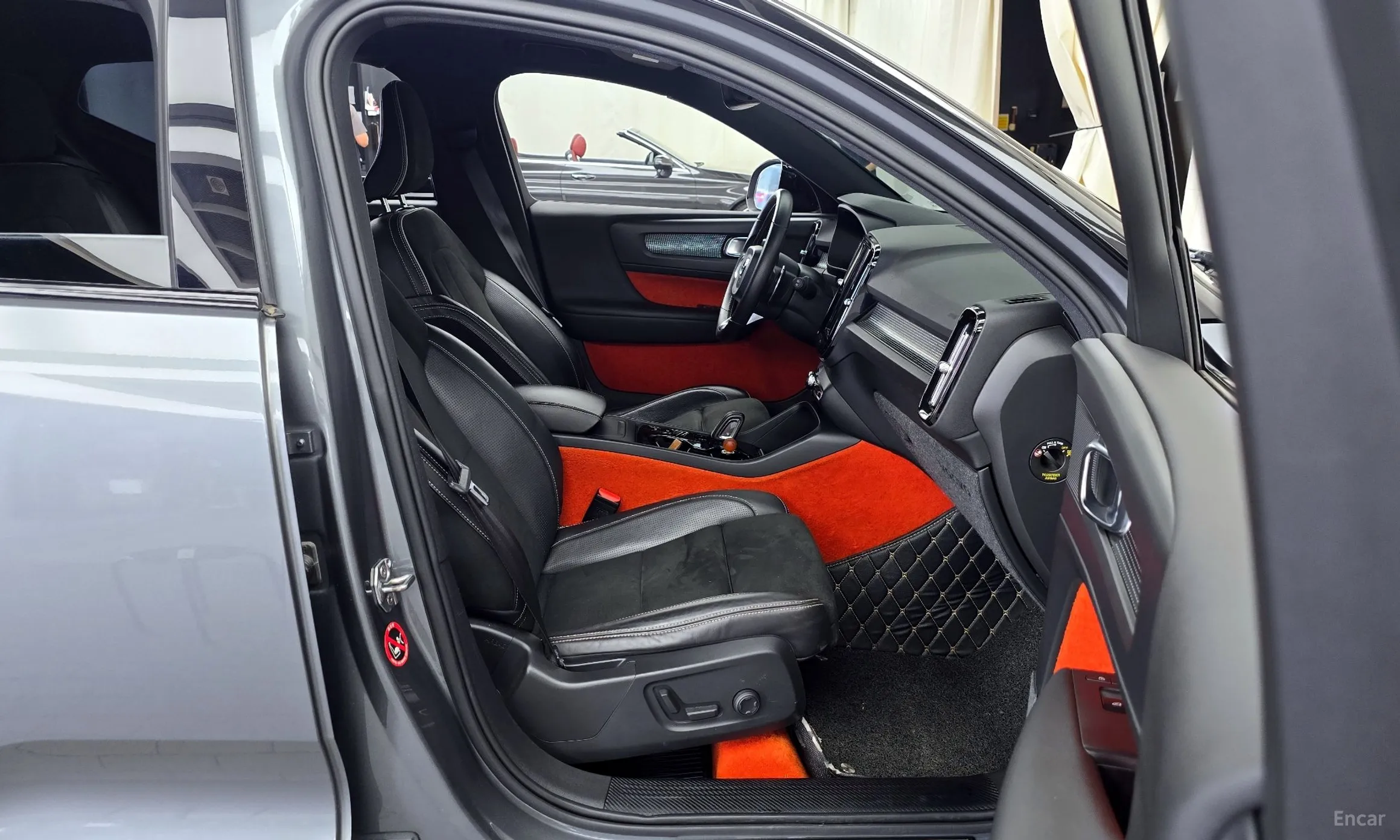 Volvo XC40 превью 11