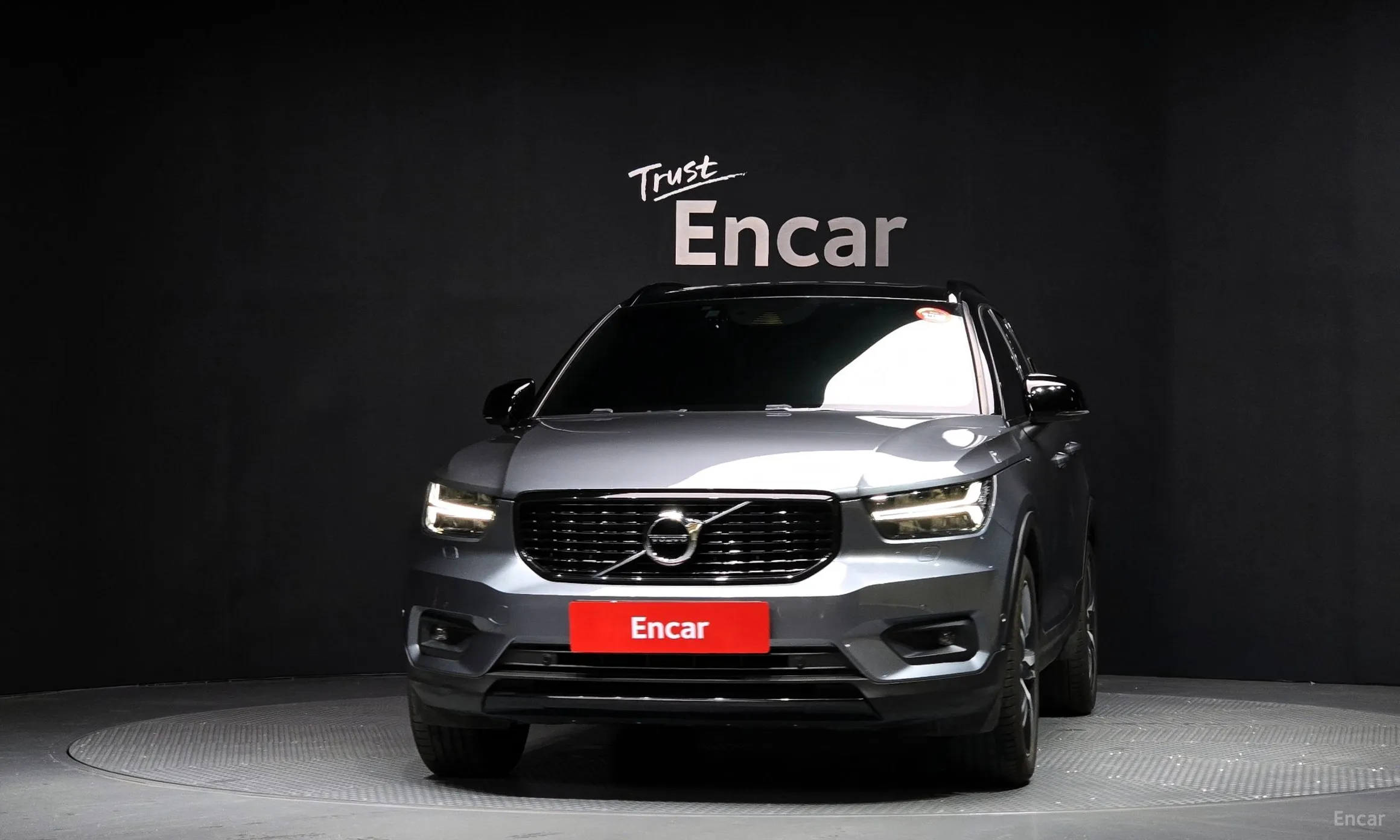 Volvo XC40 превью 3