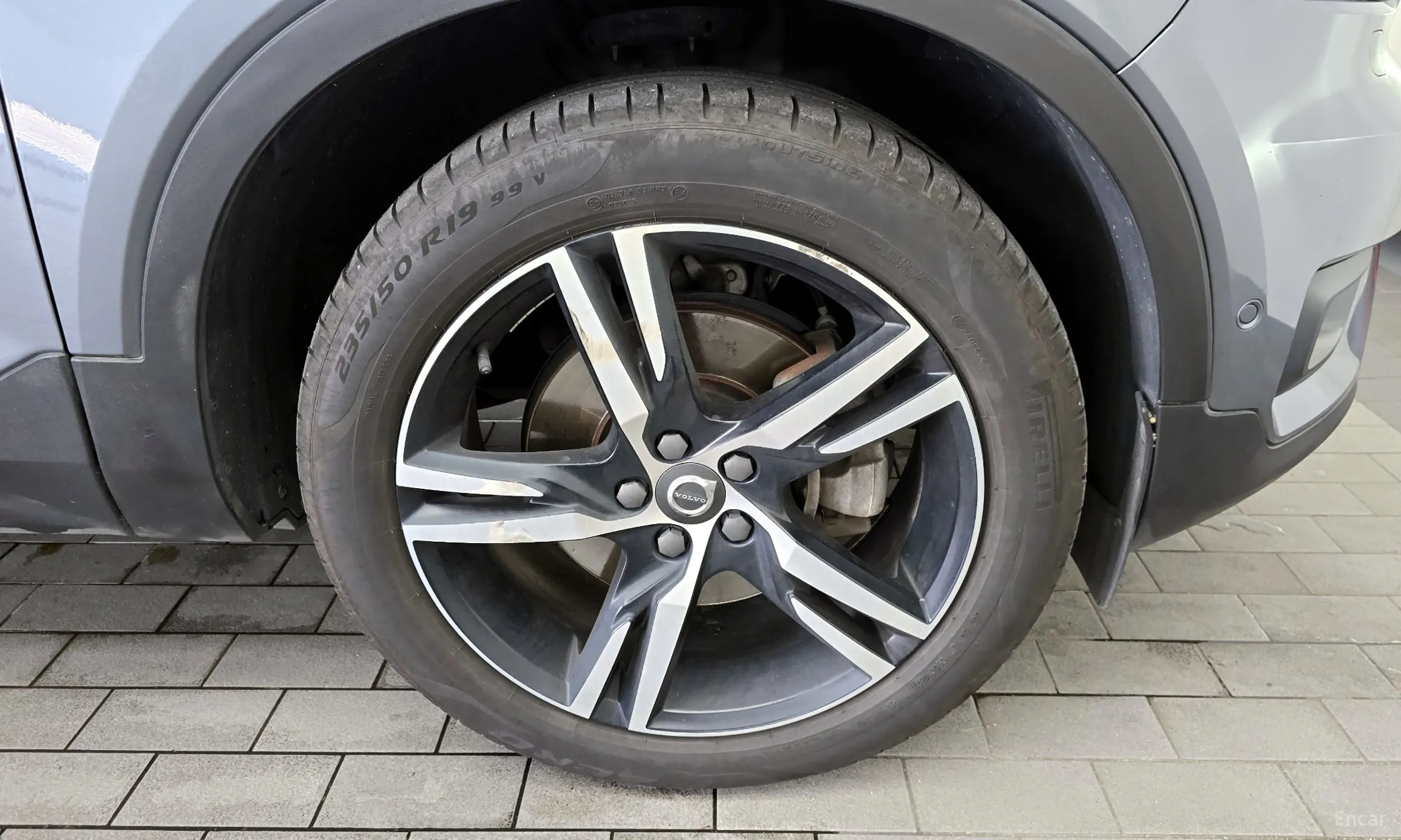 Volvo XC40 превью 5