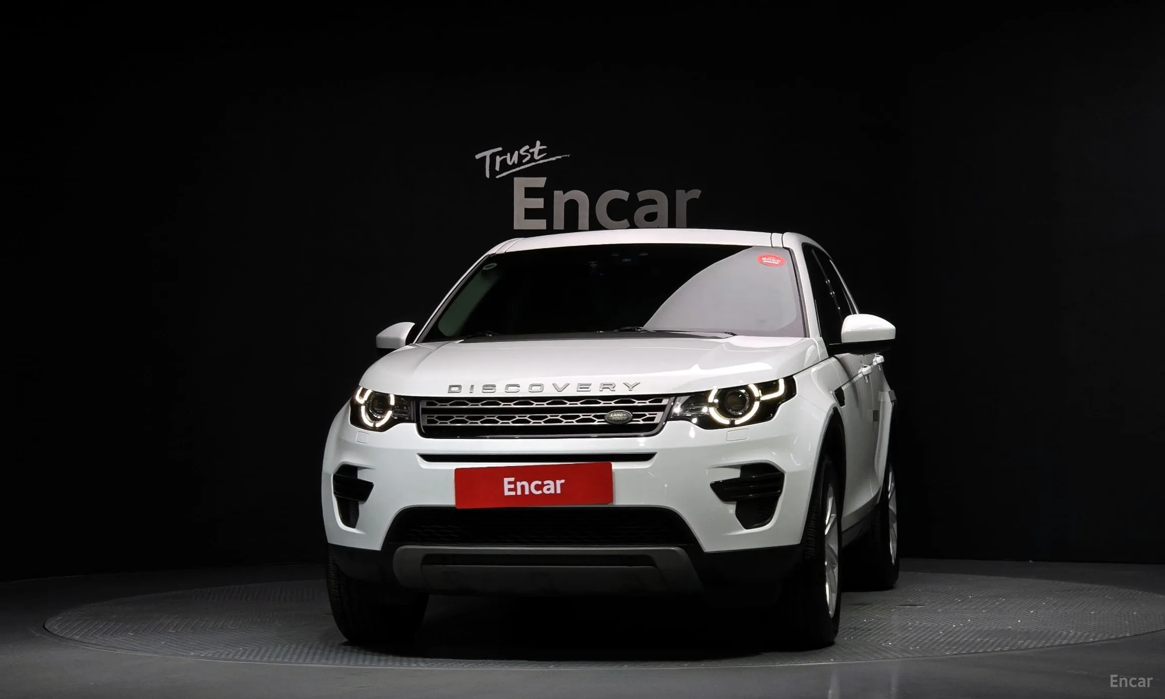 Land Rover Discovery Sports превью 2