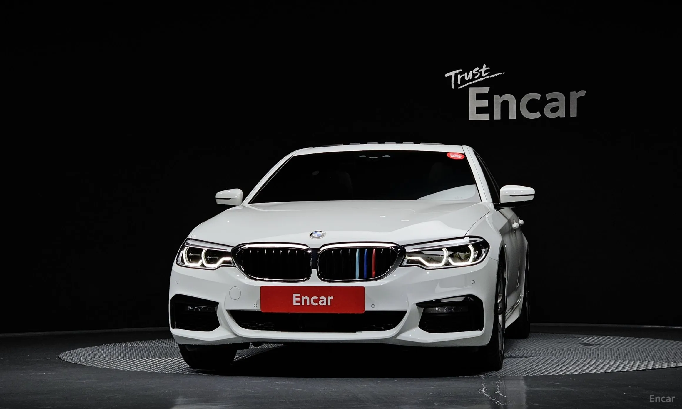BMW 5 Series (G30) превью 2