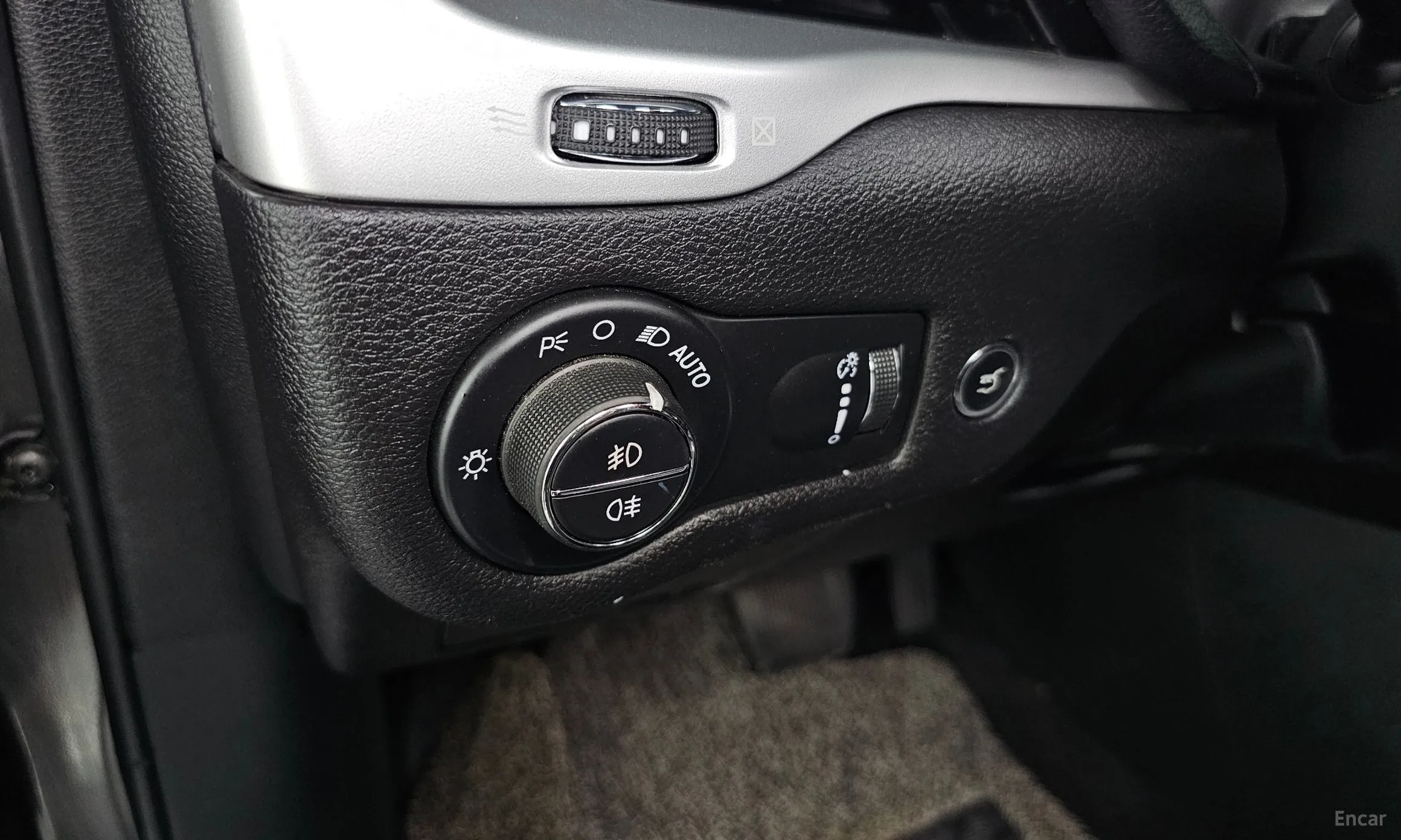 Jeep Cherokee (KL) превью 18