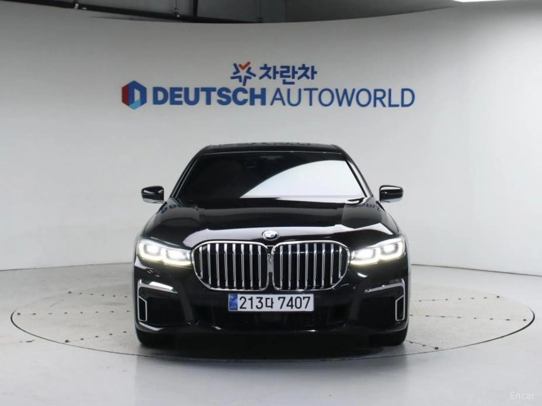 BMW 7 Series (G11) превью 2