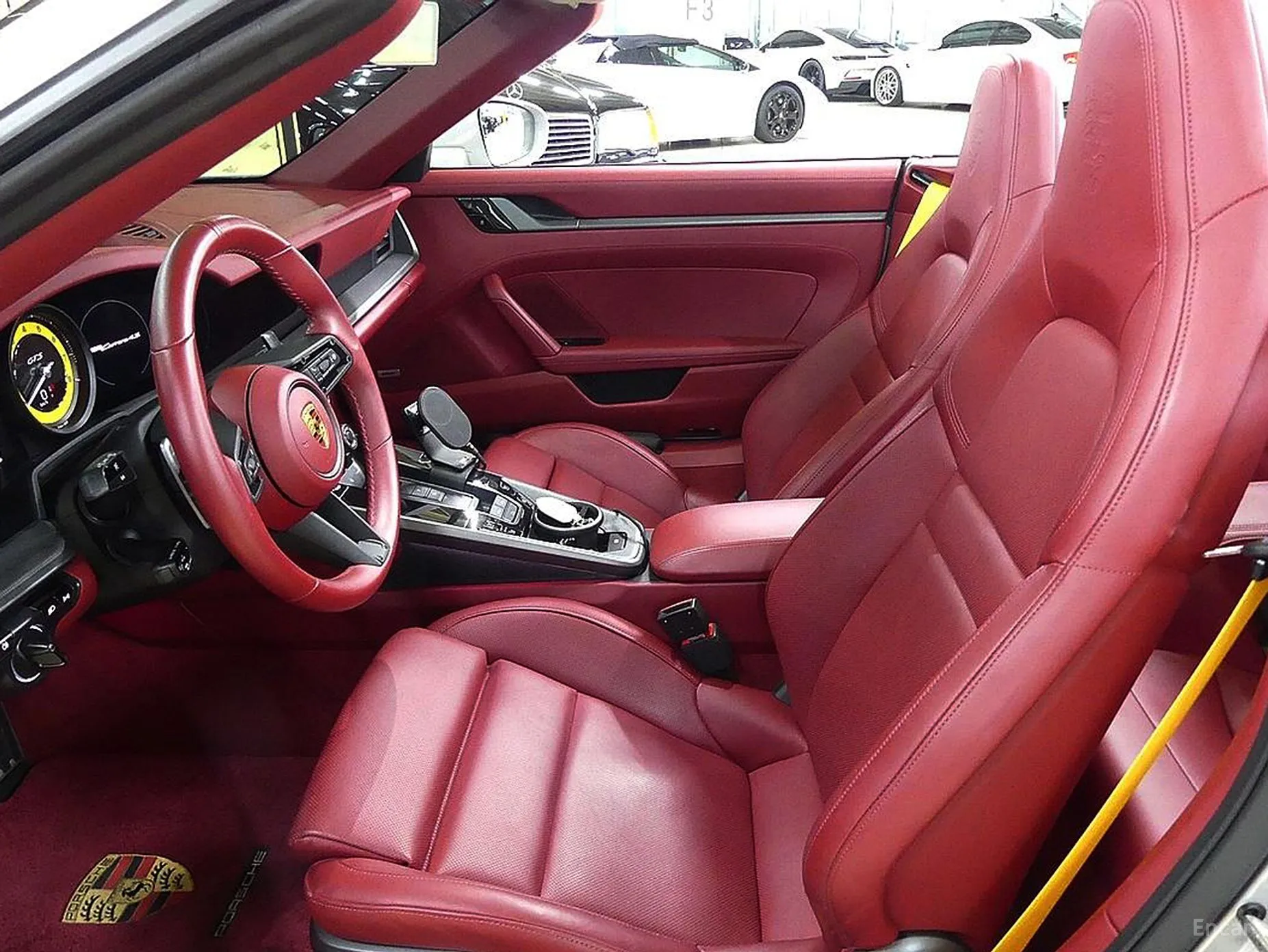 Porsche 911 (992) превью 4