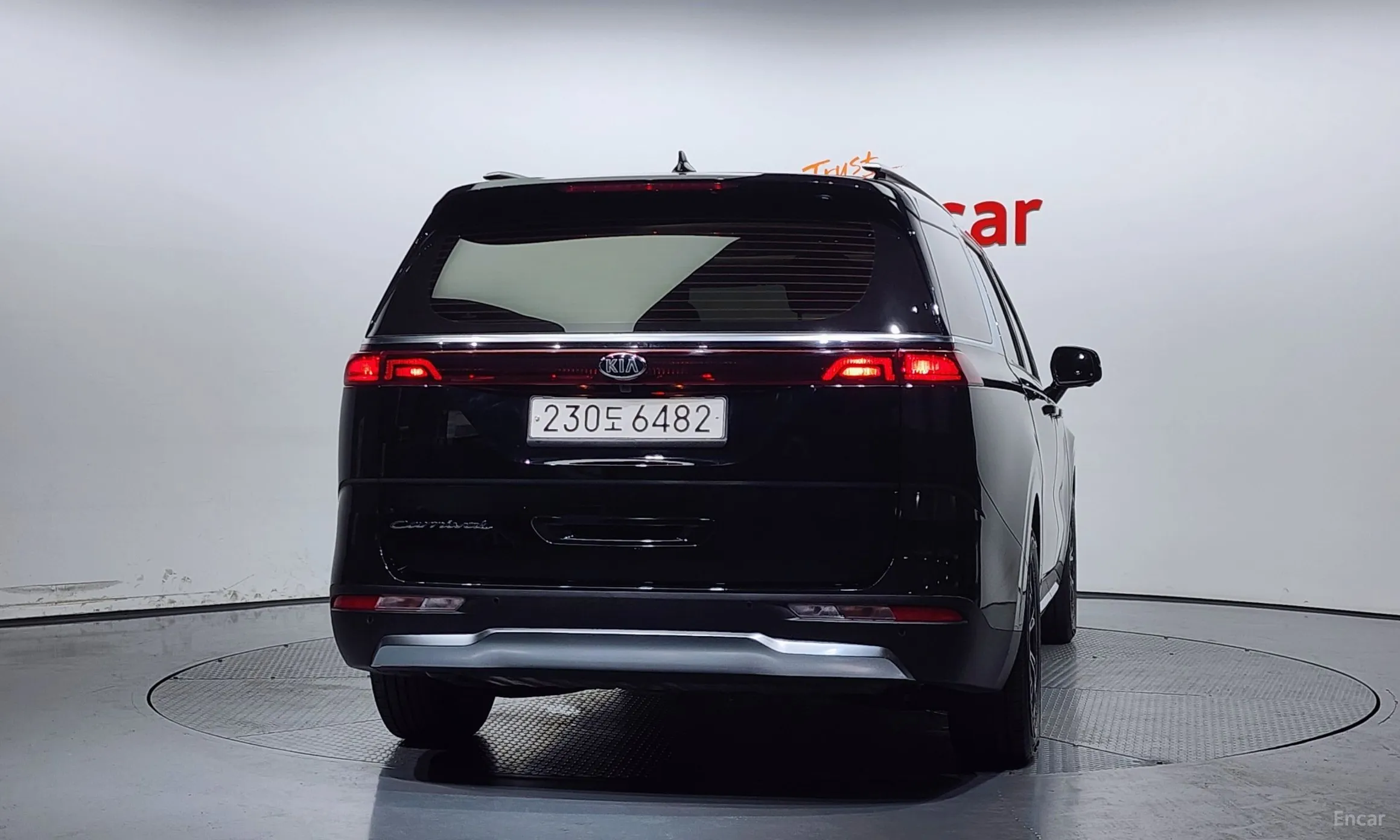 Kia Carnival Gen 4 превью 3