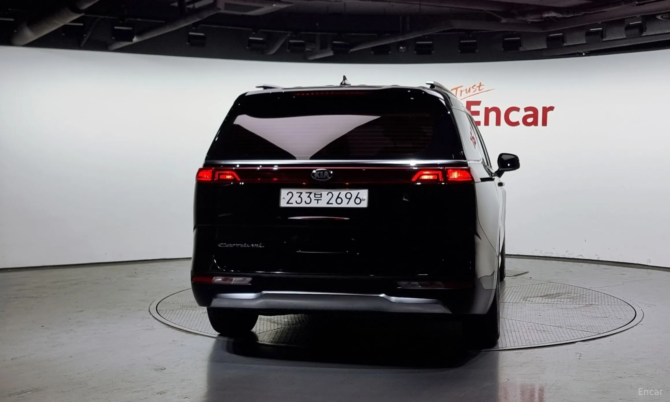 Kia Carnival Gen 4 превью 3
