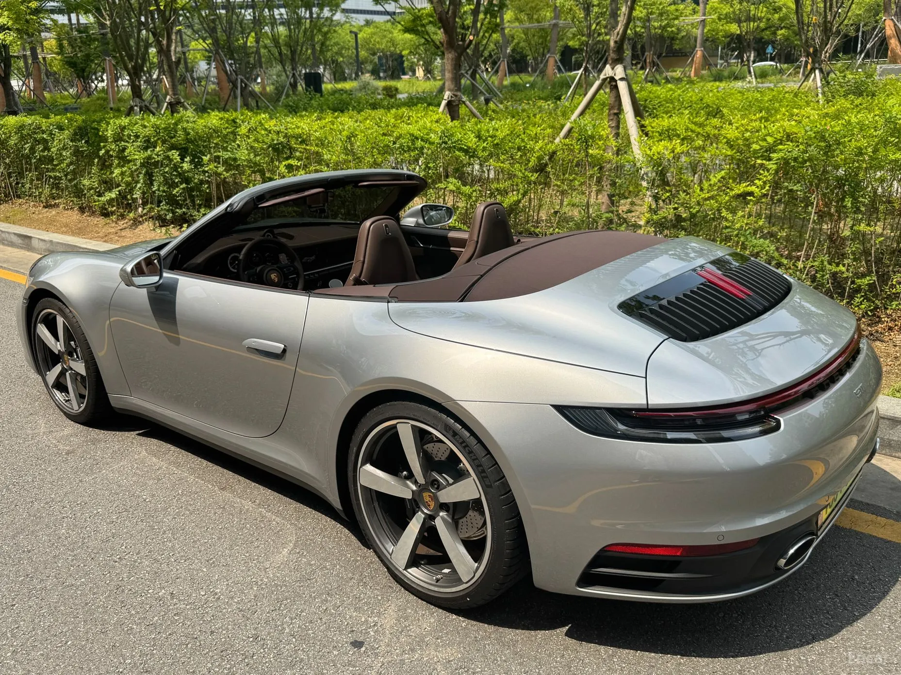 Porsche 911 (992) превью 4