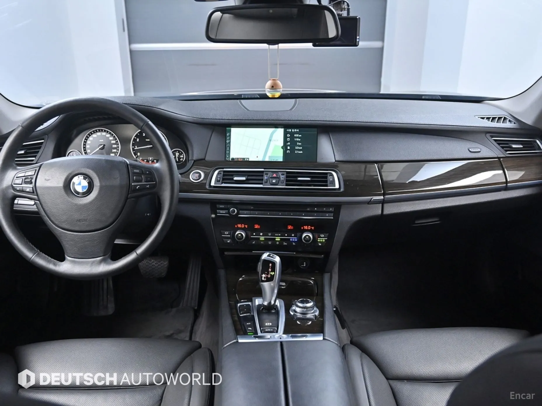 BMW 7 Series (F01) превью 4