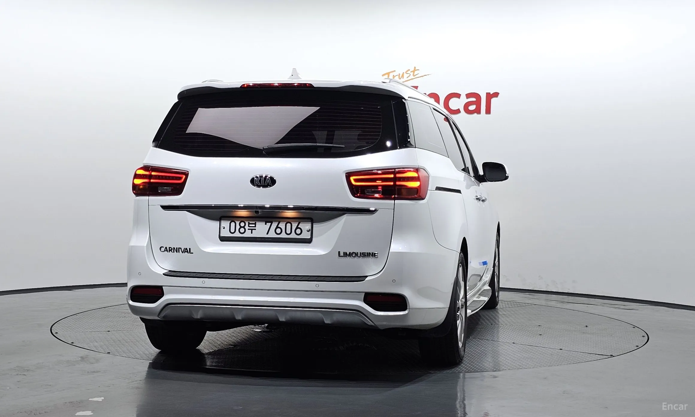 Kia Carnival превью 3