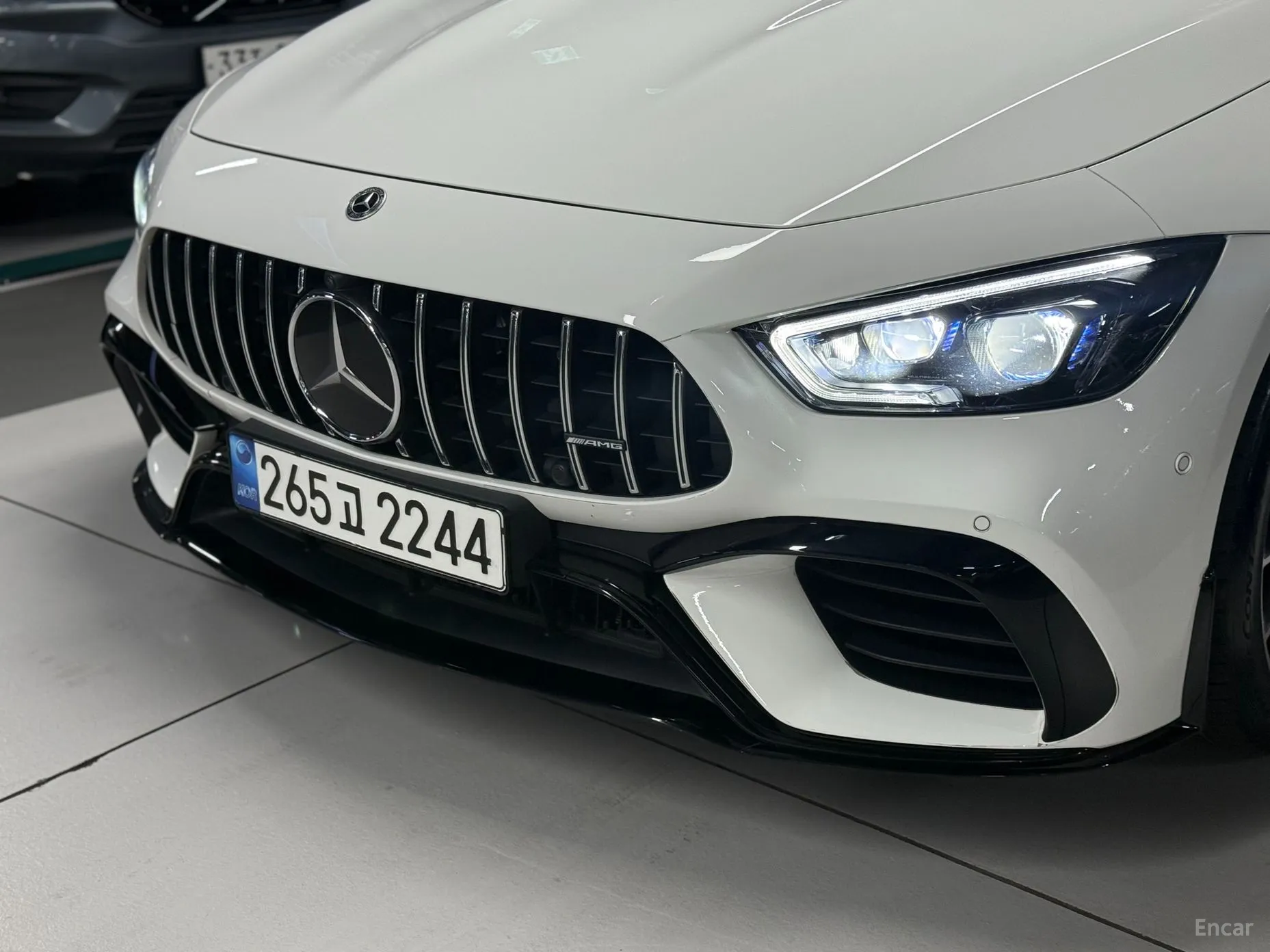 Mercedes Benz AMG GT превью 3