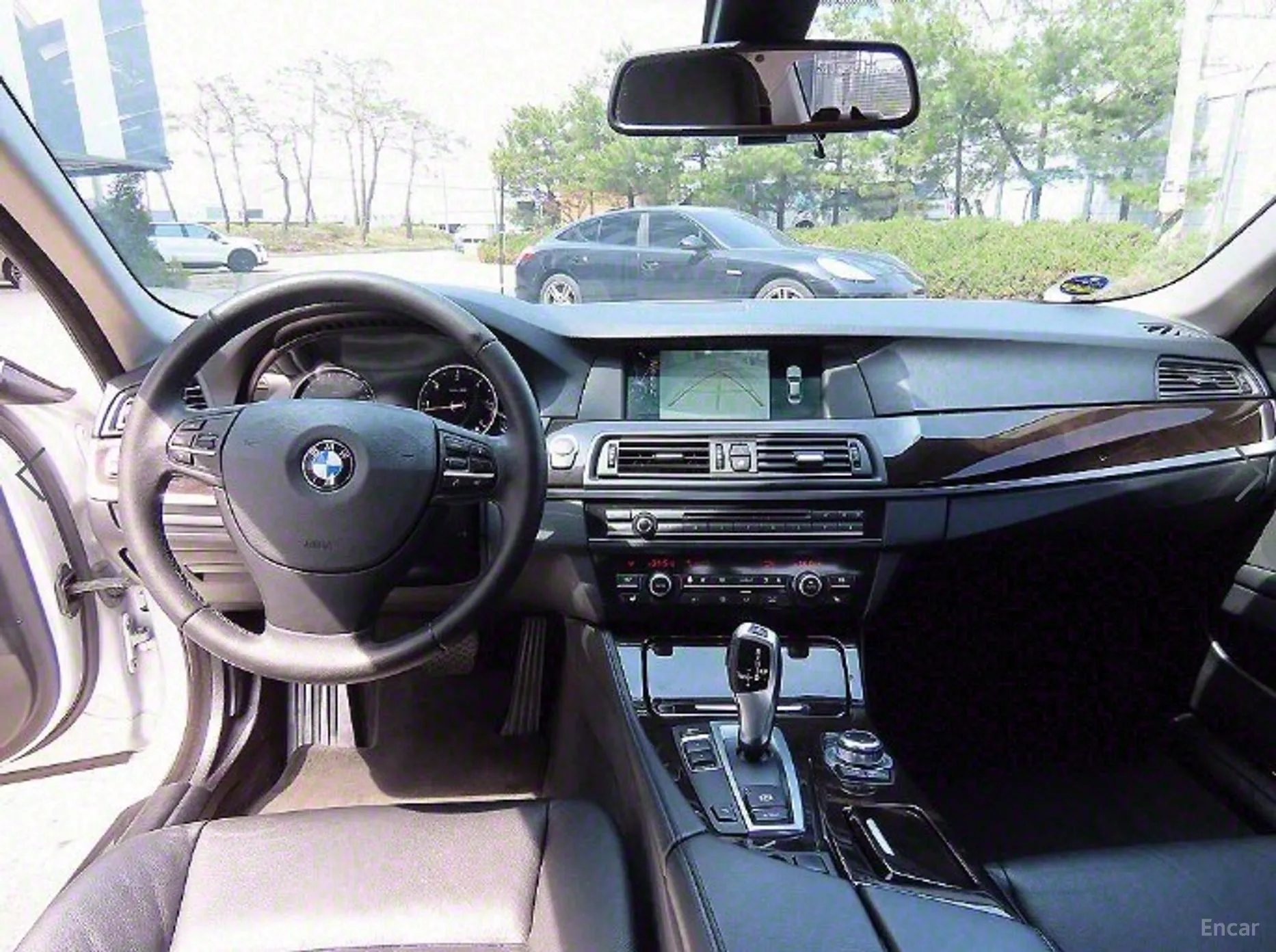 BMW 5 Series (F10) превью 4