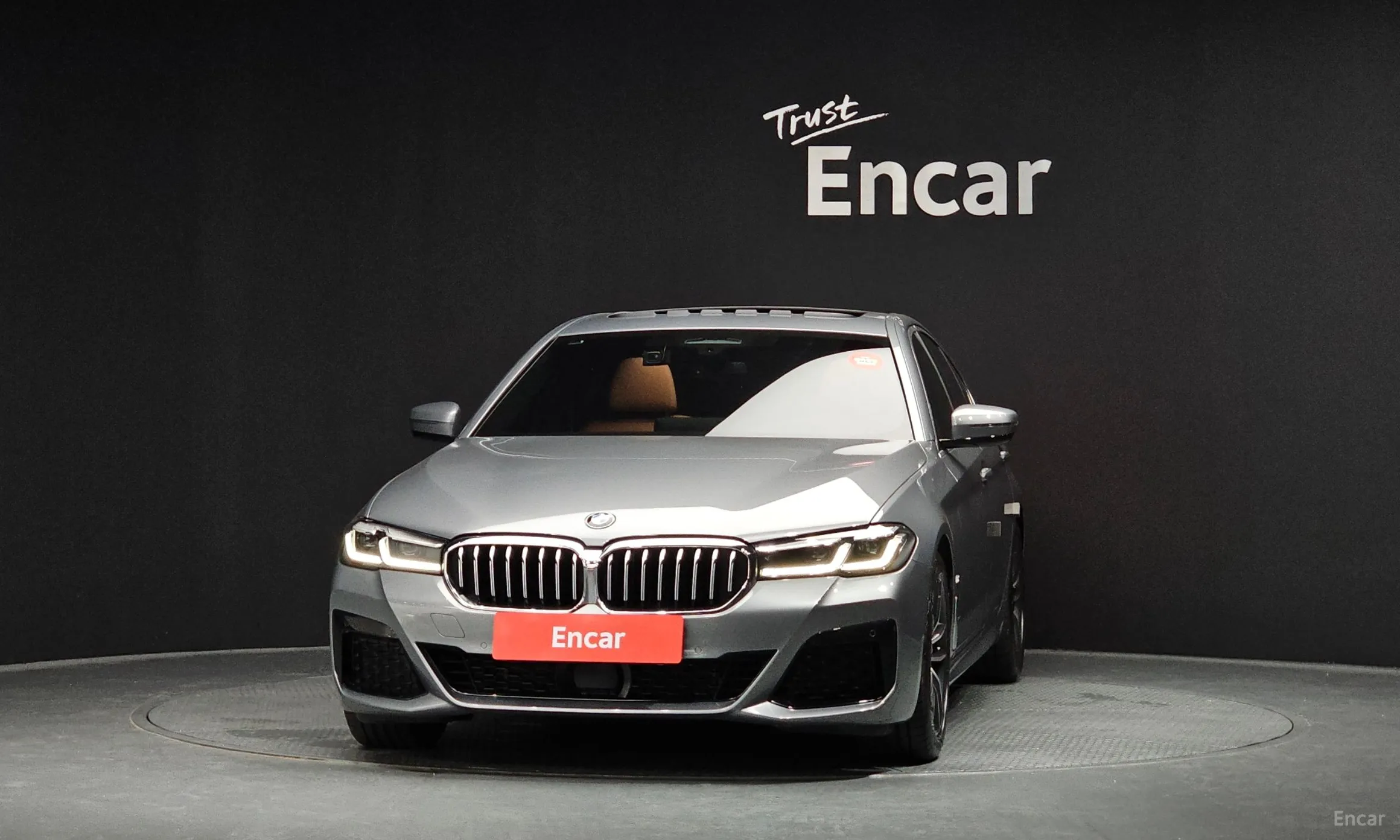 BMW 5 Series (G30) превью 2