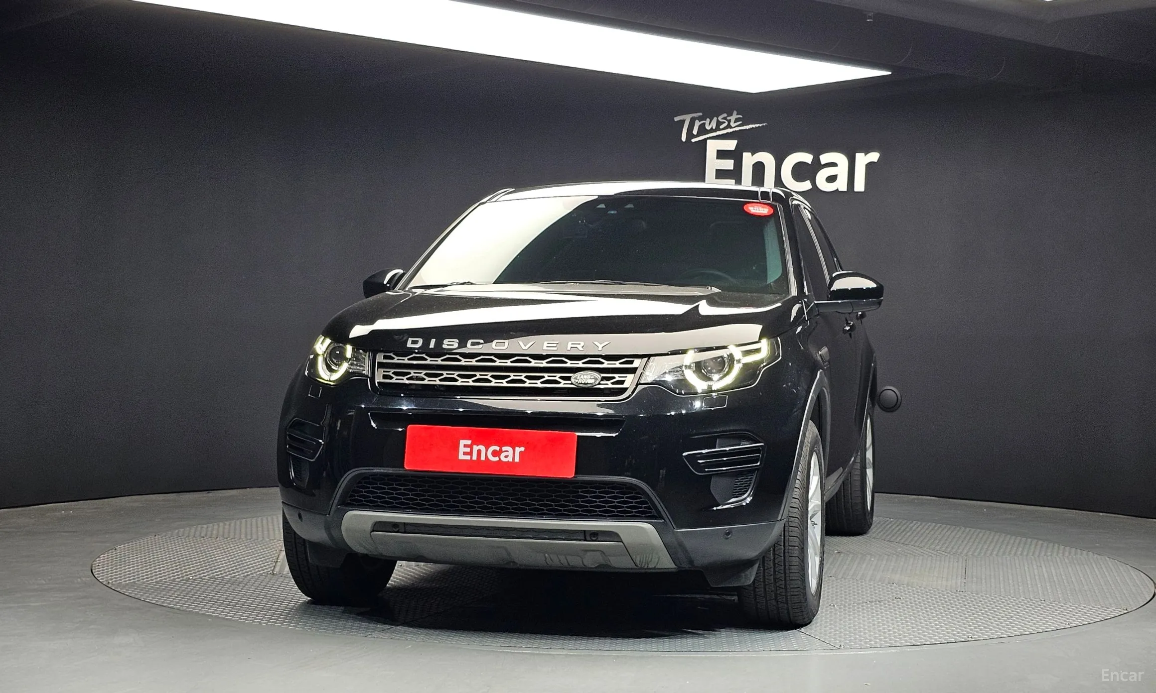 Land Rover Discovery Sports превью 2