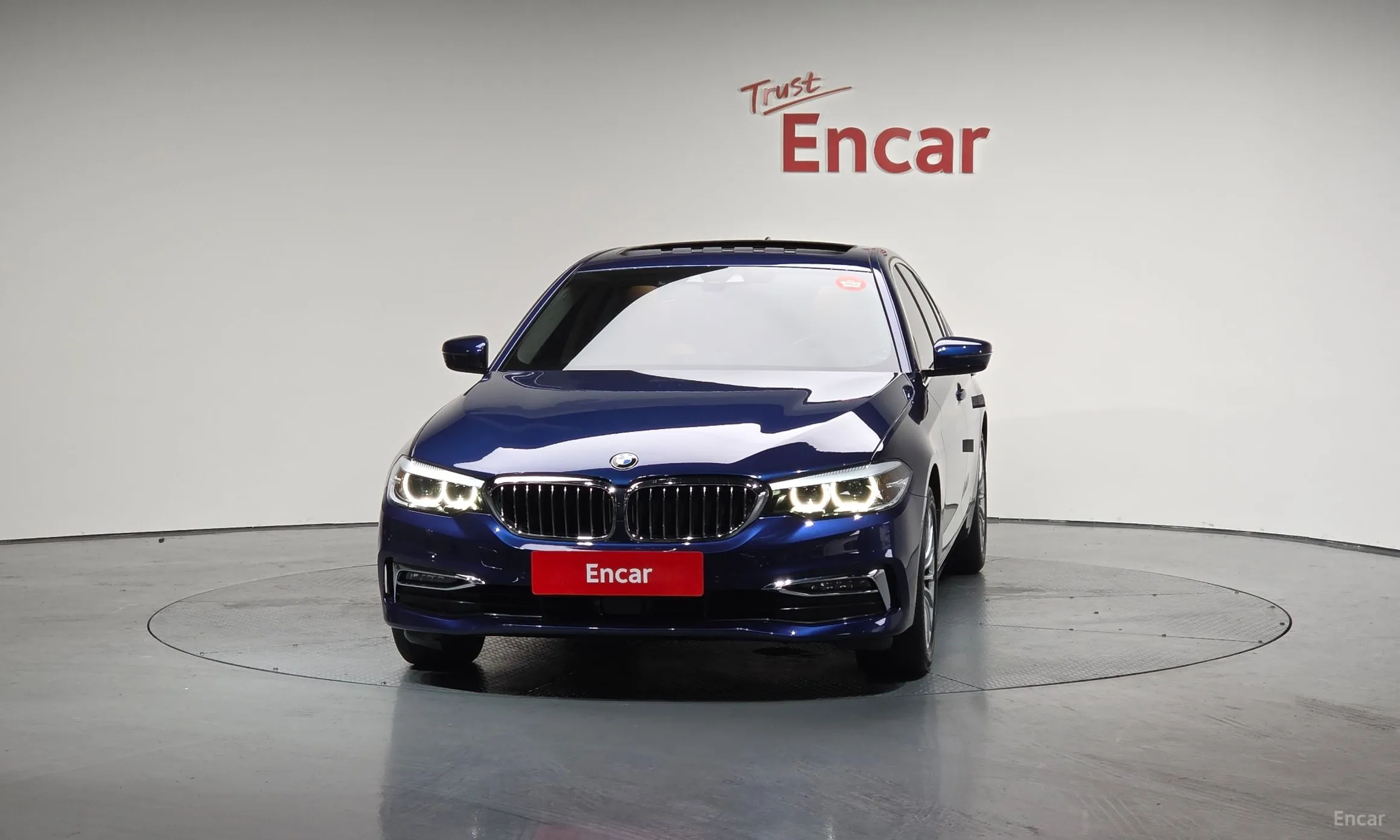 BMW 5 Series (G30) превью 2