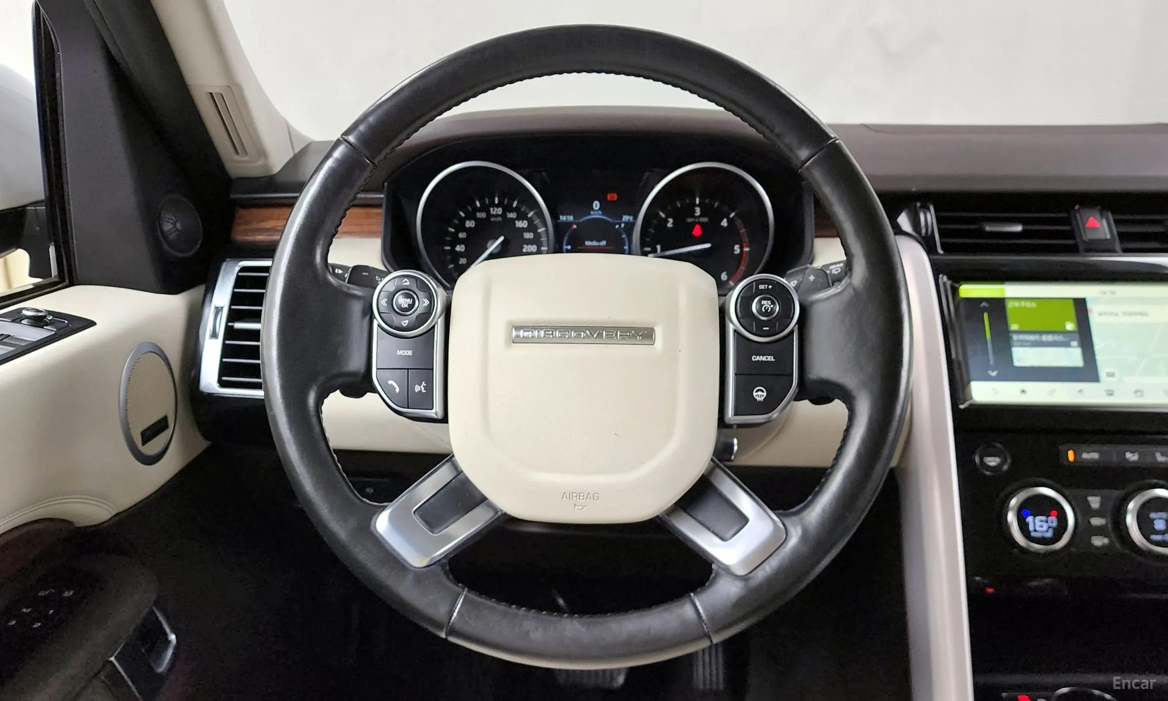Land Rover Discovery 5 превью 13