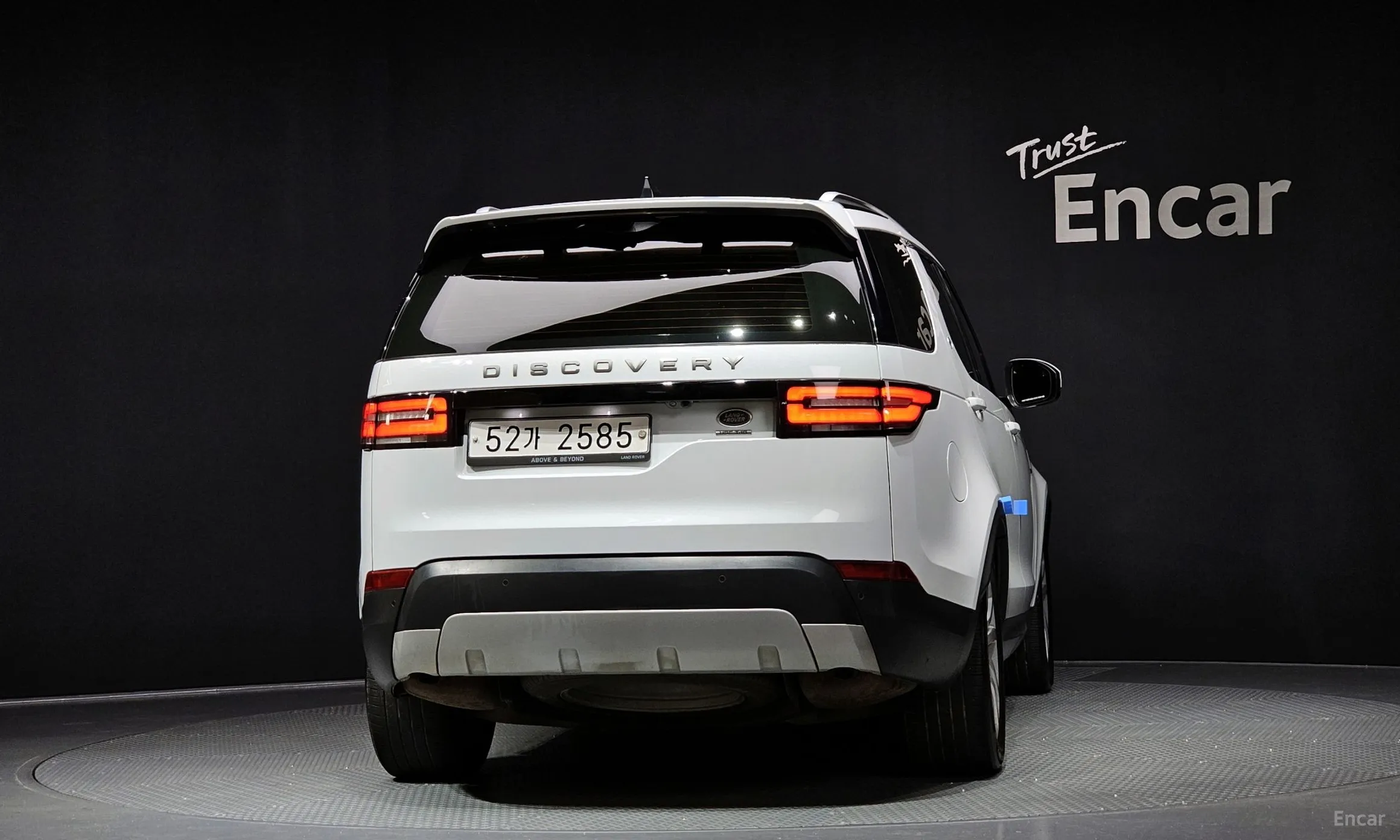 Land Rover Discovery 5 превью 4