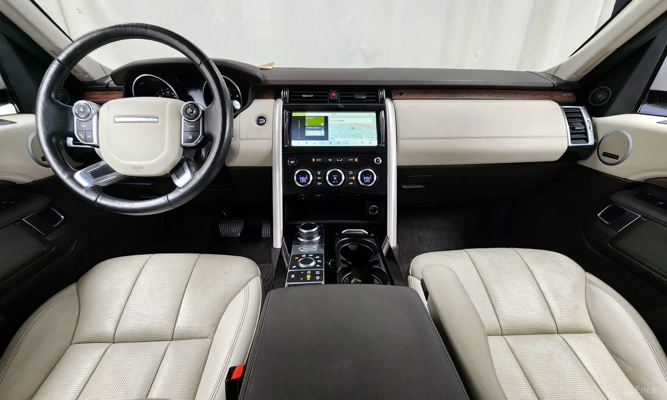Land Rover Discovery 5 превью 7